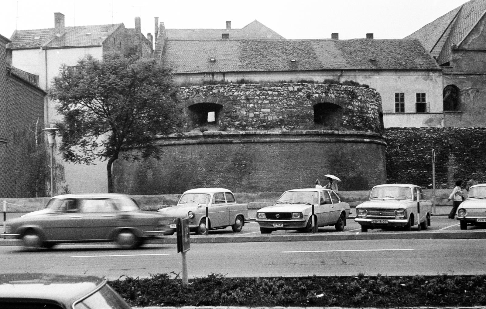 Hungary, Sopron, Várkerület (Lenin körút), Nagy Rondella., 1976, Tóth Ákos, Trabant-brand, number plate, Fortepan #287247
