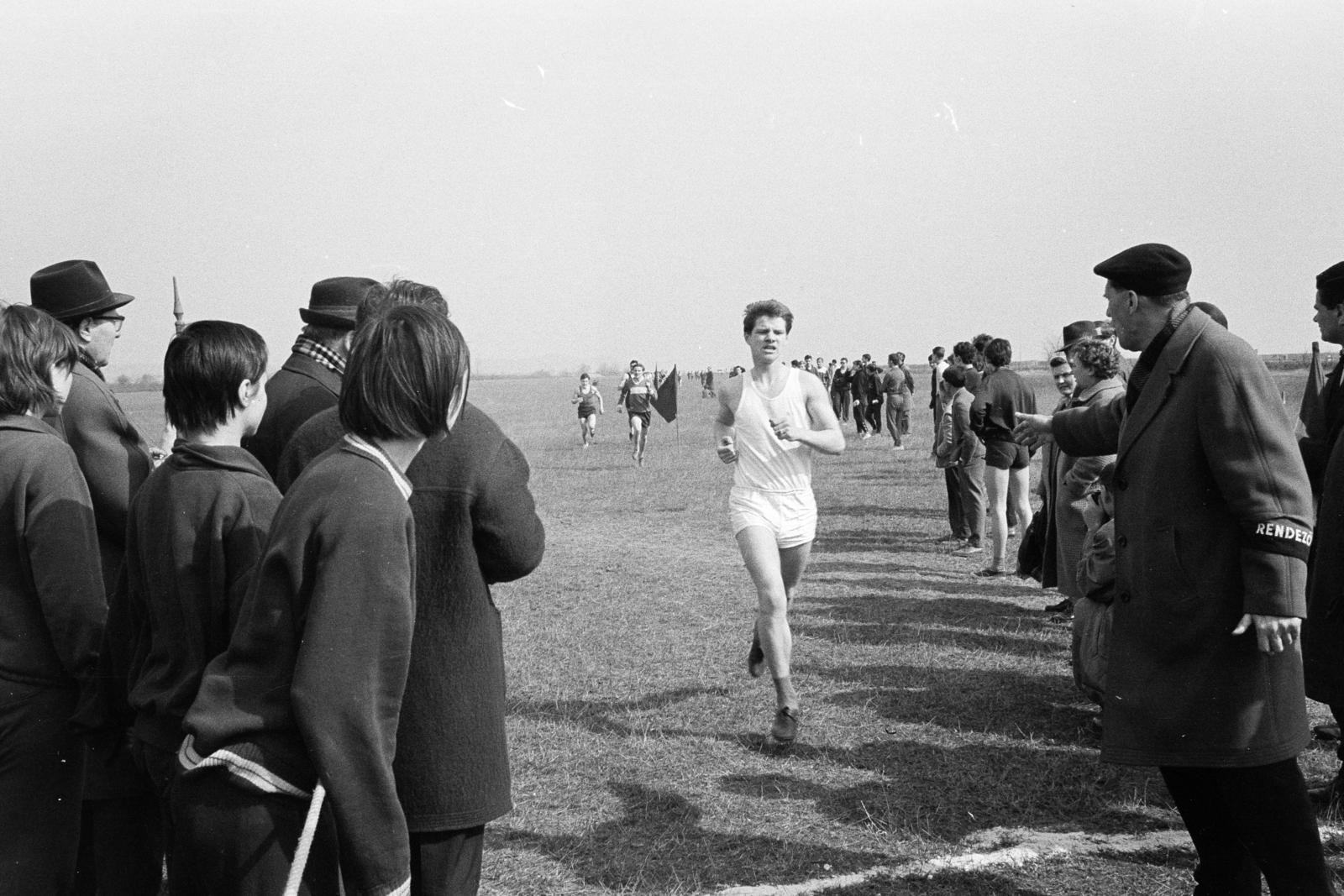 Hungary, Budaörs Airport, Budapest XI., mezei futóverseny., 1963, Tóth Ákos, Budapest, competitive running, Fortepan #287258