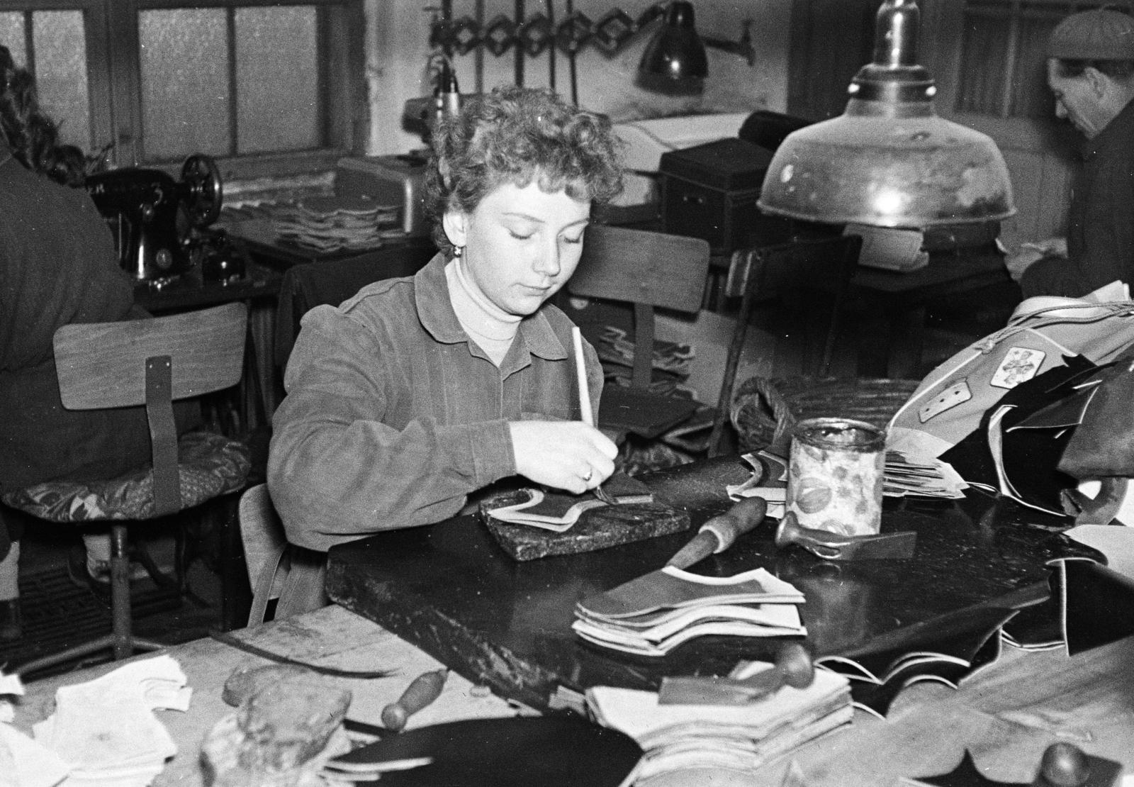 1960, Tóth Ákos, műhely, bőrdíszműves, Fortepan #287286