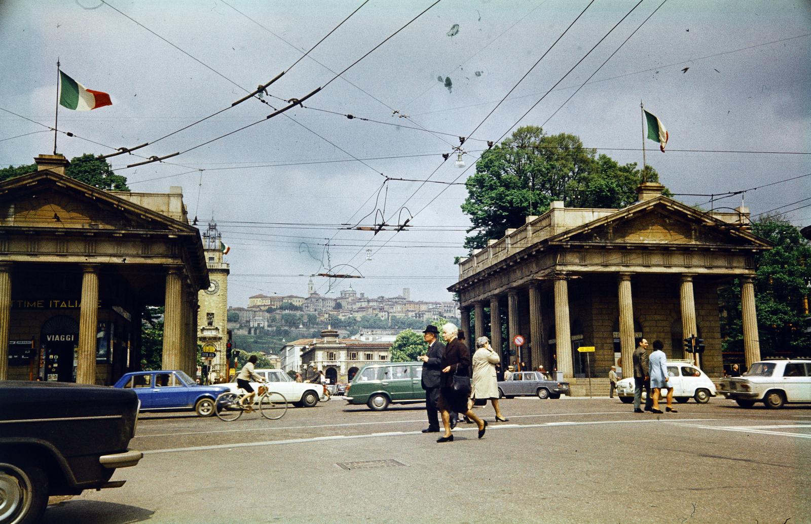 Italy, Bergamo, a Viale Papa Giovanni XXIII a Città Alta felé nézve., 1969, Szomolányi József, Fortepan #287338