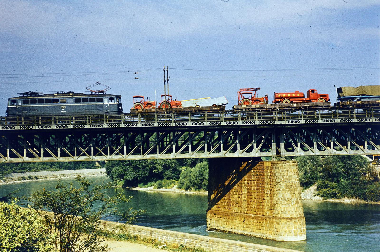 1968, Szomolányi József, colorful, railway bridge, electric locomotive, transportation, Fortepan #287341