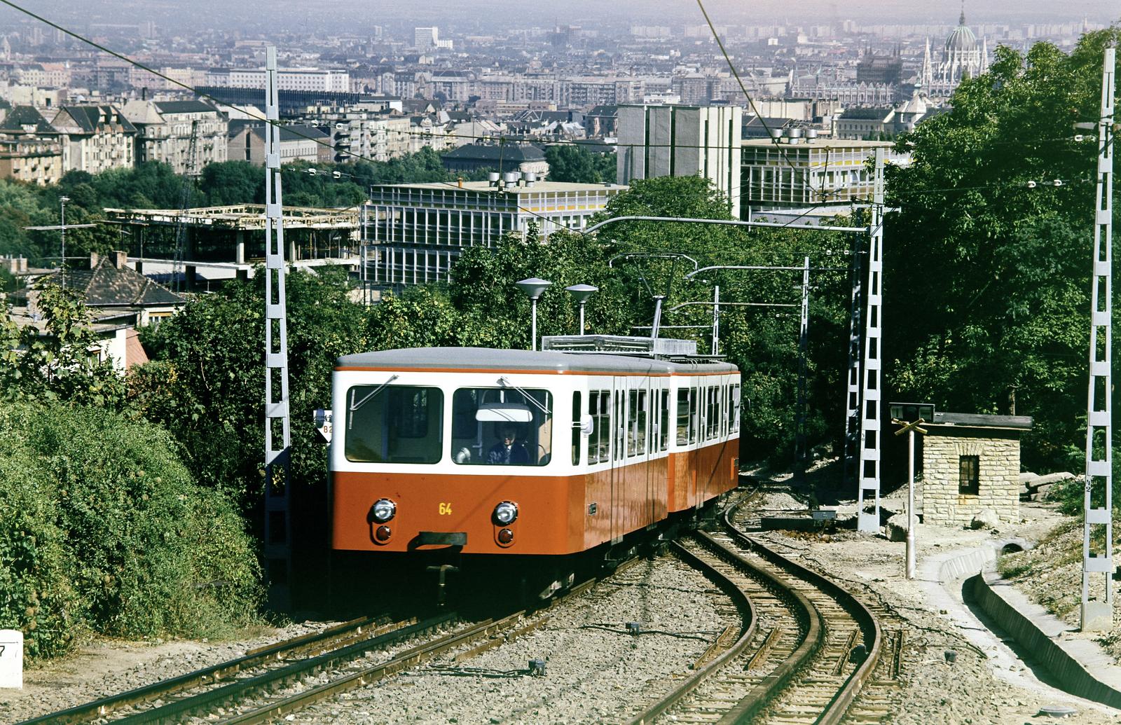 Hungary, Budapest XII., kilátás a Parlament felé a Fogaskerekű Orgonás megállójától., 1983, Saphier Herbert, Budapest, Fortepan #287399