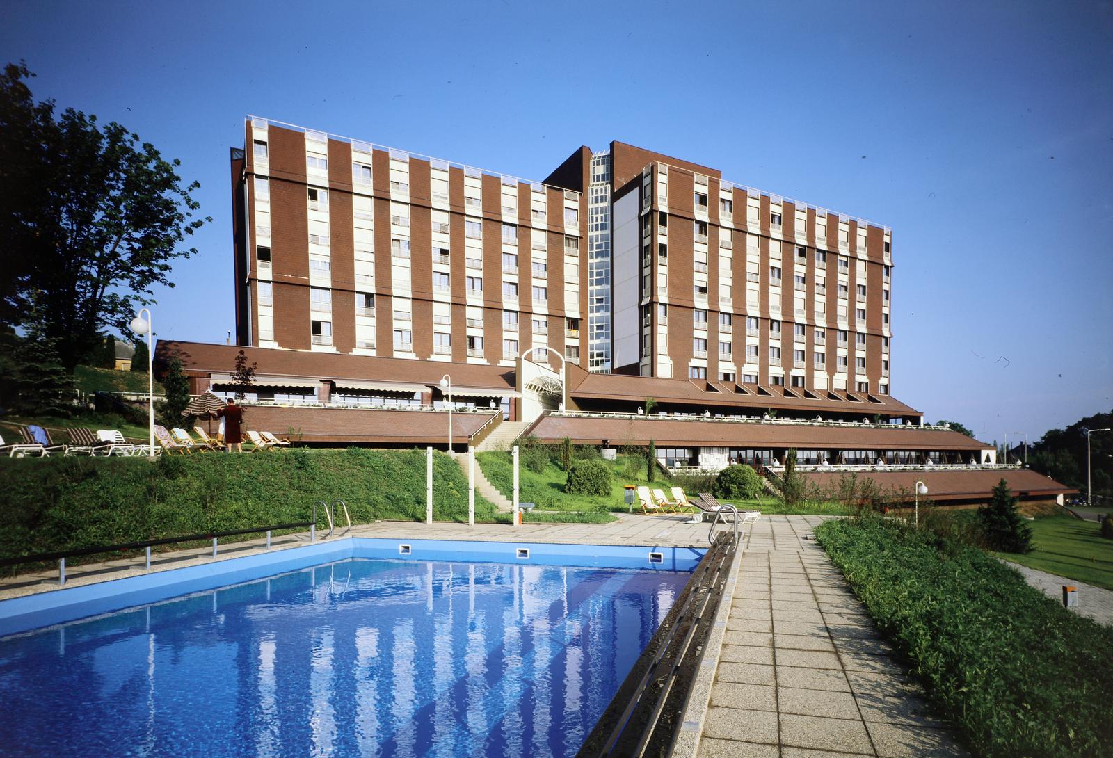 Magyarország, Hévíz, Hotel Aqua., 1987, Saphier Herbert, szálloda, medence, Fortepan #287403