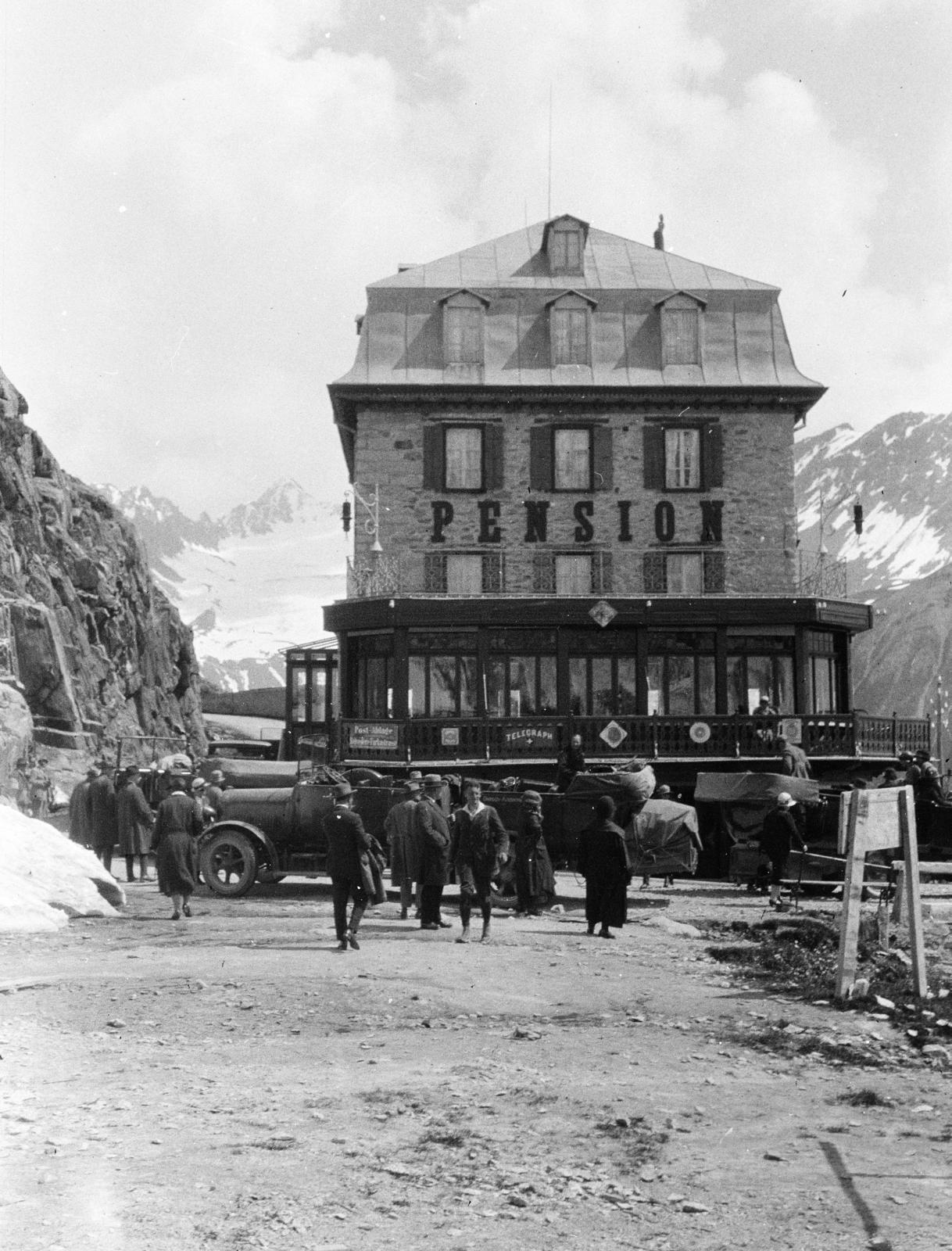 Switzerland, Oberwald (ekkor önálló, ma a város része), Rhone-gleccser, előtérben a Hotel Belvedere., 1935, Lánchidi Péter, Fortepan #287526