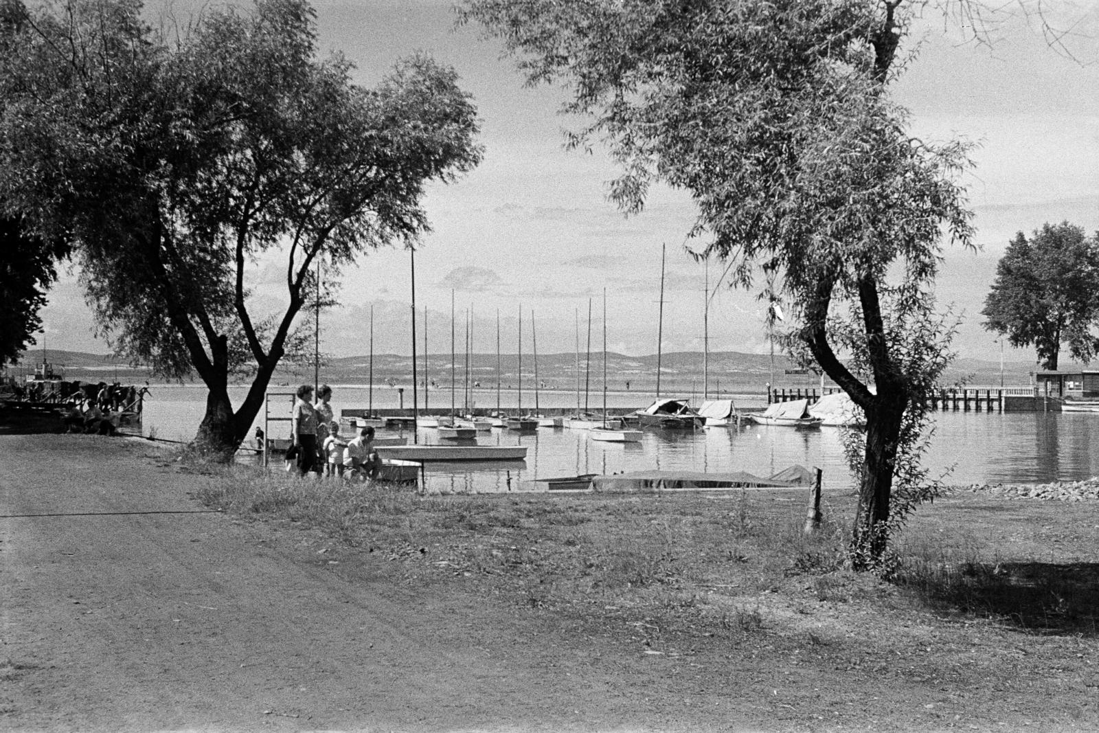 Magyarország, Balatonszemes, hajókikötő., 1967, Liszkay Ferenc, kikötő, móló, vitorláshajó, Fortepan #287579