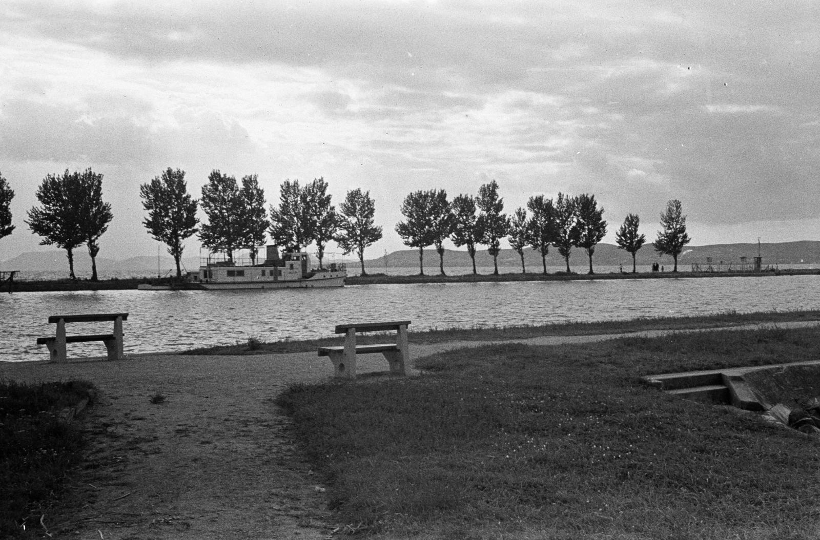 Magyarország, Balatonszemes, hajókikötő., 1967, Liszkay Ferenc, hajó, móló, Fortepan #287580