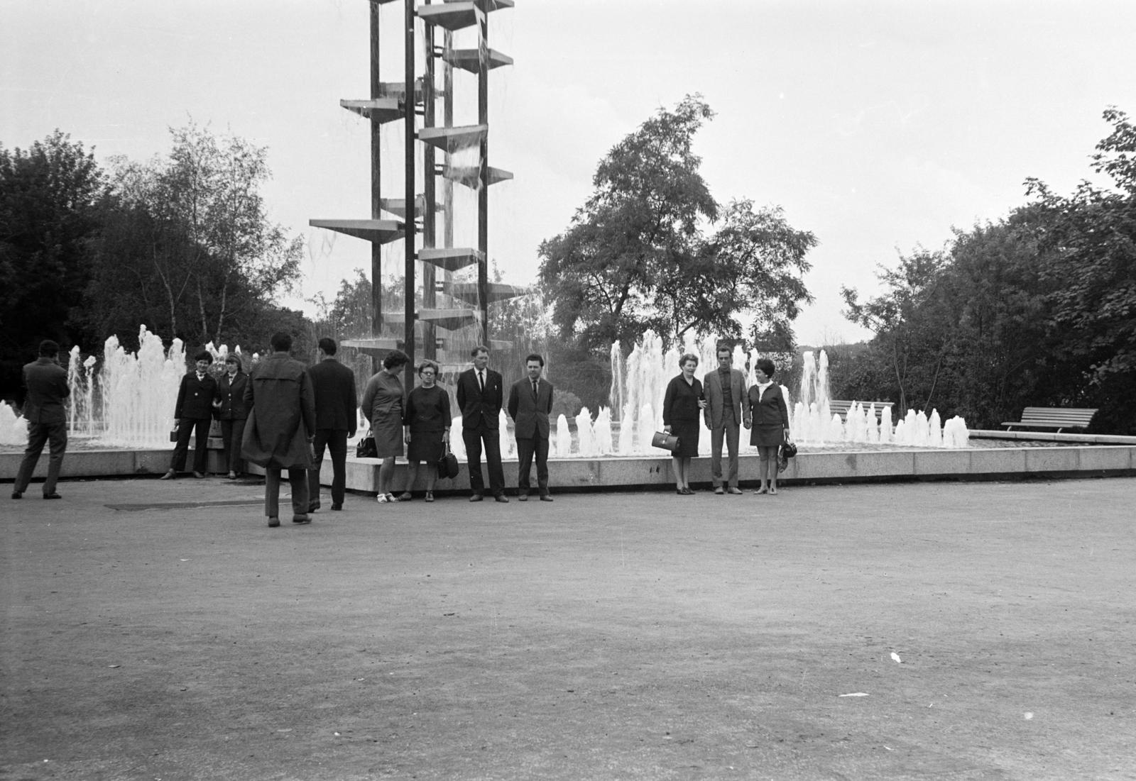 Németország, Lipcse, Sportforum, Springbrunnen., 1968, Liszkay Ferenc, NDK, Fortepan #287630