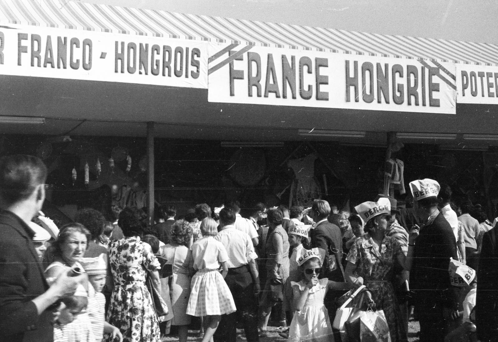 Franciaország, La Courneuve, a l'Humanité napilap szervezte éves ünnepség (Fête de l'Humanité) a sporttelepen., 1962, Pécsi család, Fortepan #287682