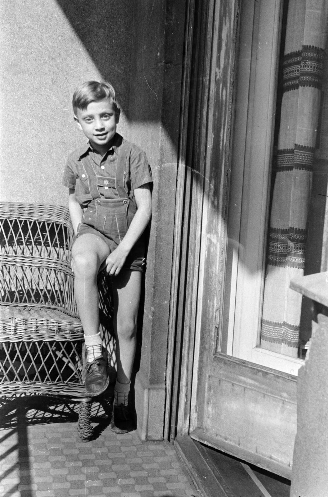 Hungary, Budapest XIII., Hollán Ernő (Fürst Sándor) utca, a felvétel a 21/B számú ház egyik erkélyén készült., 1962, Pécsi család, Budapest, Fortepan #287726