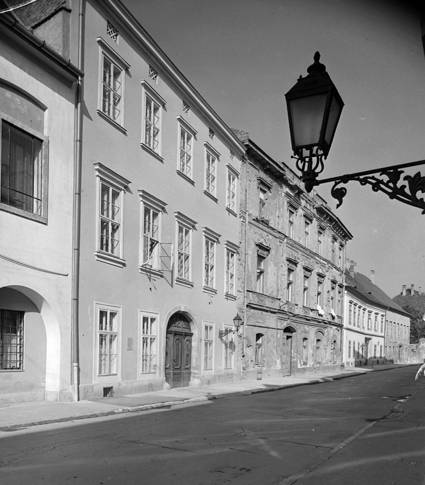 Hungary, Budapest I., Úri utca páros oldala a Szentháromság utca felől a Nőegylet utca felé nézve., 1967, Építésügyi Dokumentációs és Információs Központ, VÁTI, Budapest, Fortepan #28788