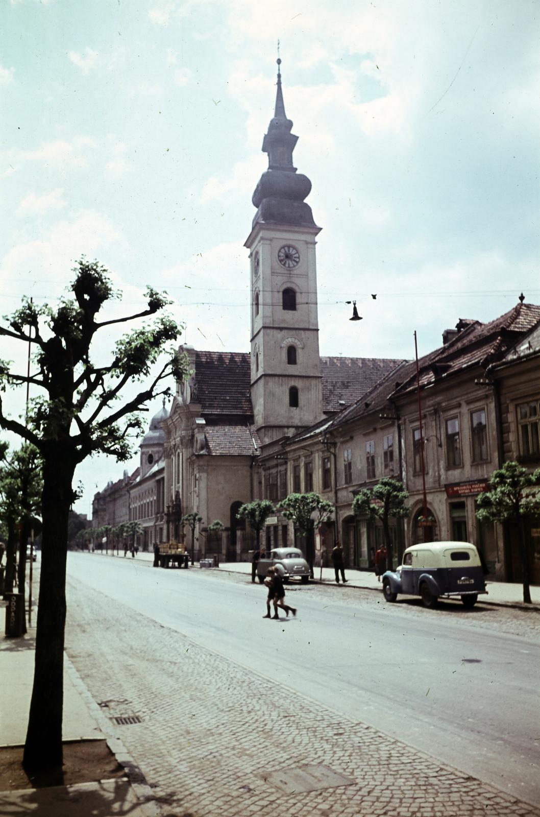 Slovakia, Prešov, Námestie Legionárov (Jókai tér), szemben a görögkatolikus templom., 1956, Csaba László örökösei, colorful, church, street view, Czechoslovakia, Fortepan #287887