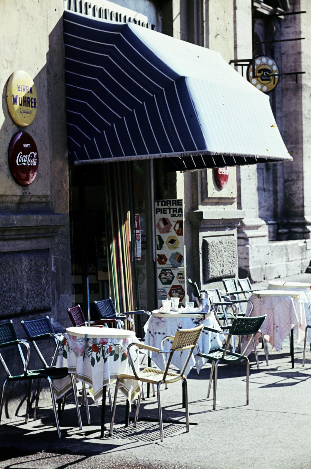 Olaszország, Róma, Via della Conciliazione - Vicolo del Campanile sarok., 1960, Csaba László örökösei, színes, napellenző, terasz, Fortepan #287954