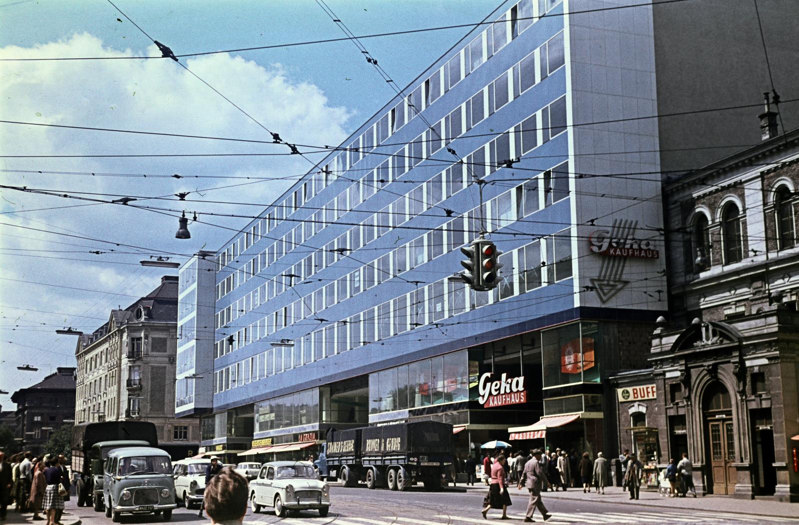 Ausztria, Bécs, Landstrasser Haupstrasse a Wien folyó és az Invalidenstrasse kereszteződés közötti épületsor., 1962, Csaba László örökösei, színes, forgalom, felsővezeték, utcakép, Fortepan #287985