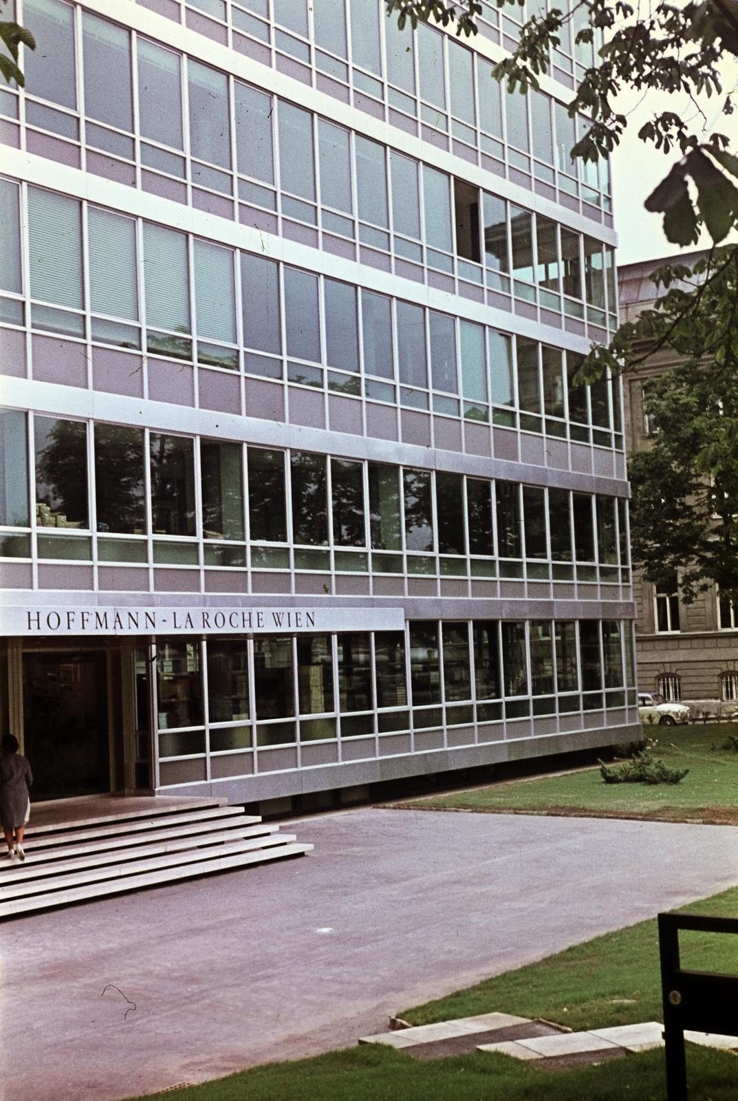 Ausztria, Bécs, Landstraßer Gürtel, az irodaépület mögött a Jacquigasse melletti épület látható., 1962, Csaba László örökösei, Fortepan #287991
