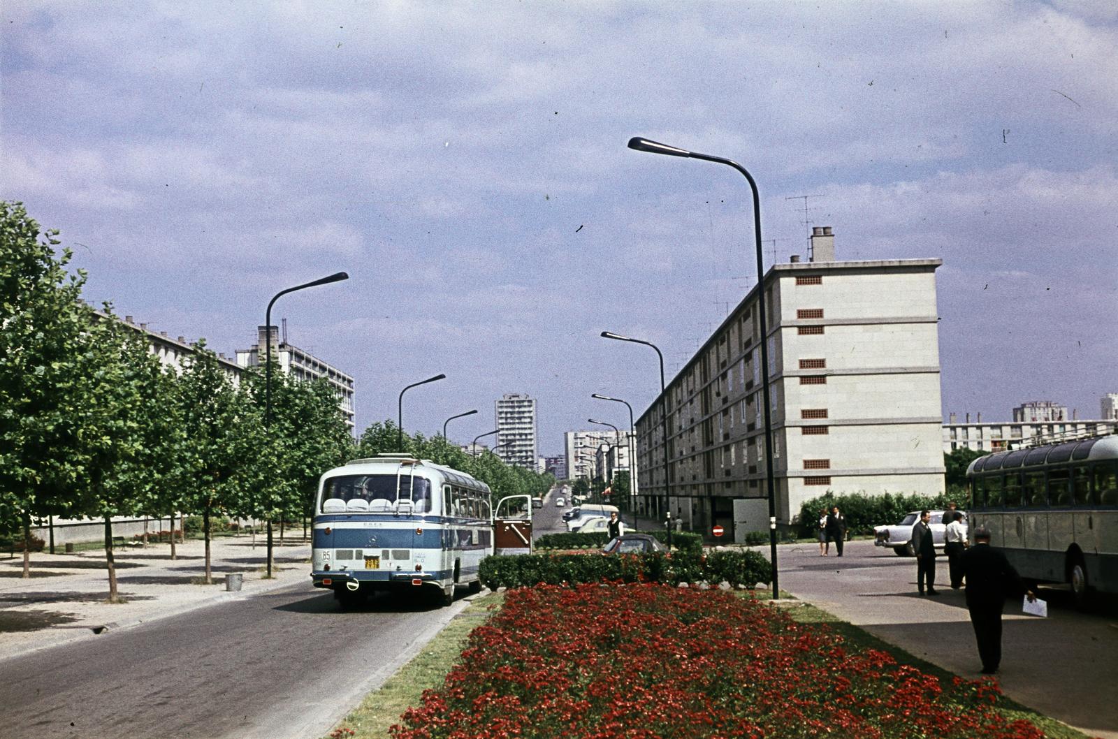 France, Avenue Frédéric Joliot-Curie., 1963, Csaba László örökösei, colorful, bus, Fortepan #288120