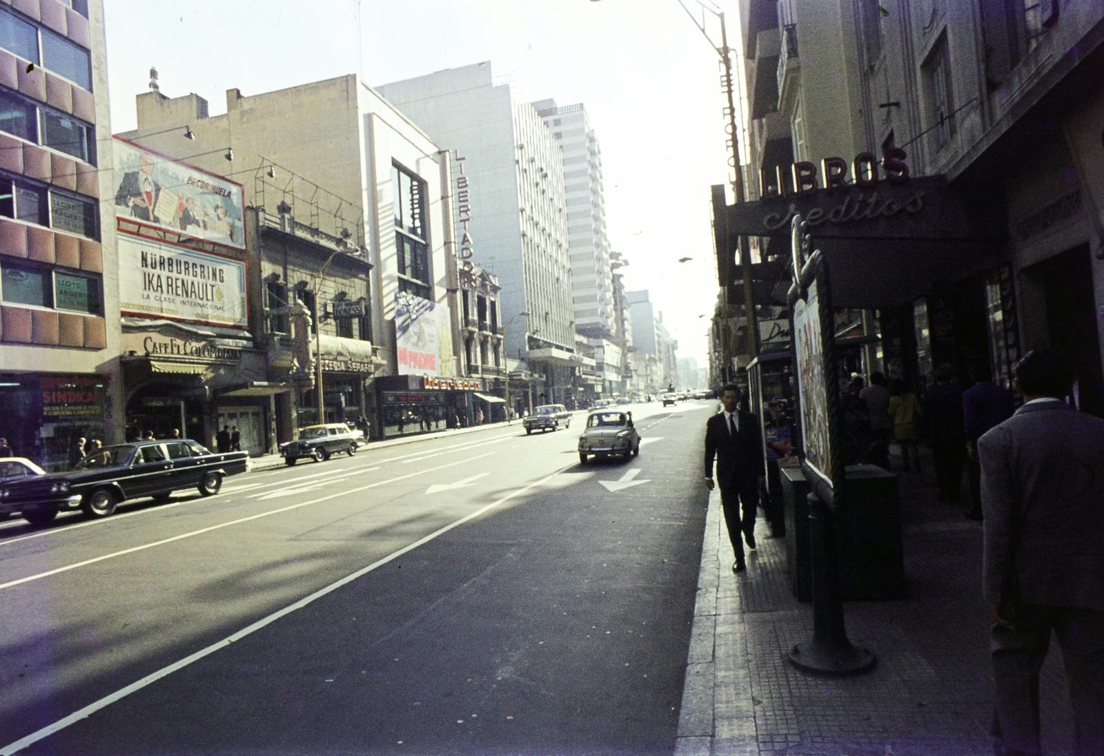 Argentina, Buenos Aires, az Avenida Corrientes, a Calle Talcahuano és a Calle Uruguay közötti szakaszon., 1969, Csaba László örökösei, Best of, Fortepan #288184