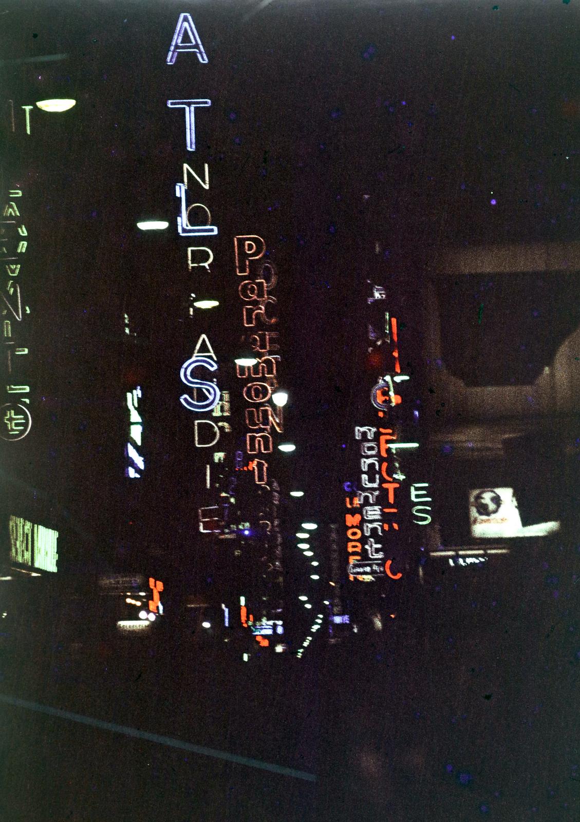 Argentína, Buenos Aires, Calle Lavalle., 1969, Csaba László örökösei, éjszaka, neon felirat, Fortepan #288187