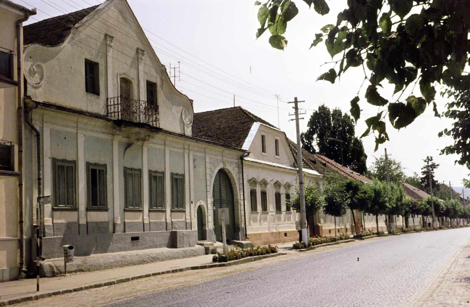 Romania,Transylvania, Gherla, Strada 1 Decembrie 1918, örmény házak., 1971, Csaba László örökösei, Fortepan #288249
