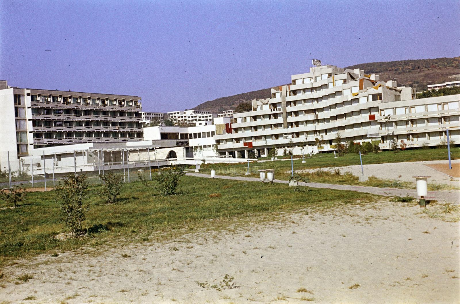 Bulgaria, Alassio, jobbra a Hotel Druzsba., 1972, Csaba László örökösei, Fortepan #288268