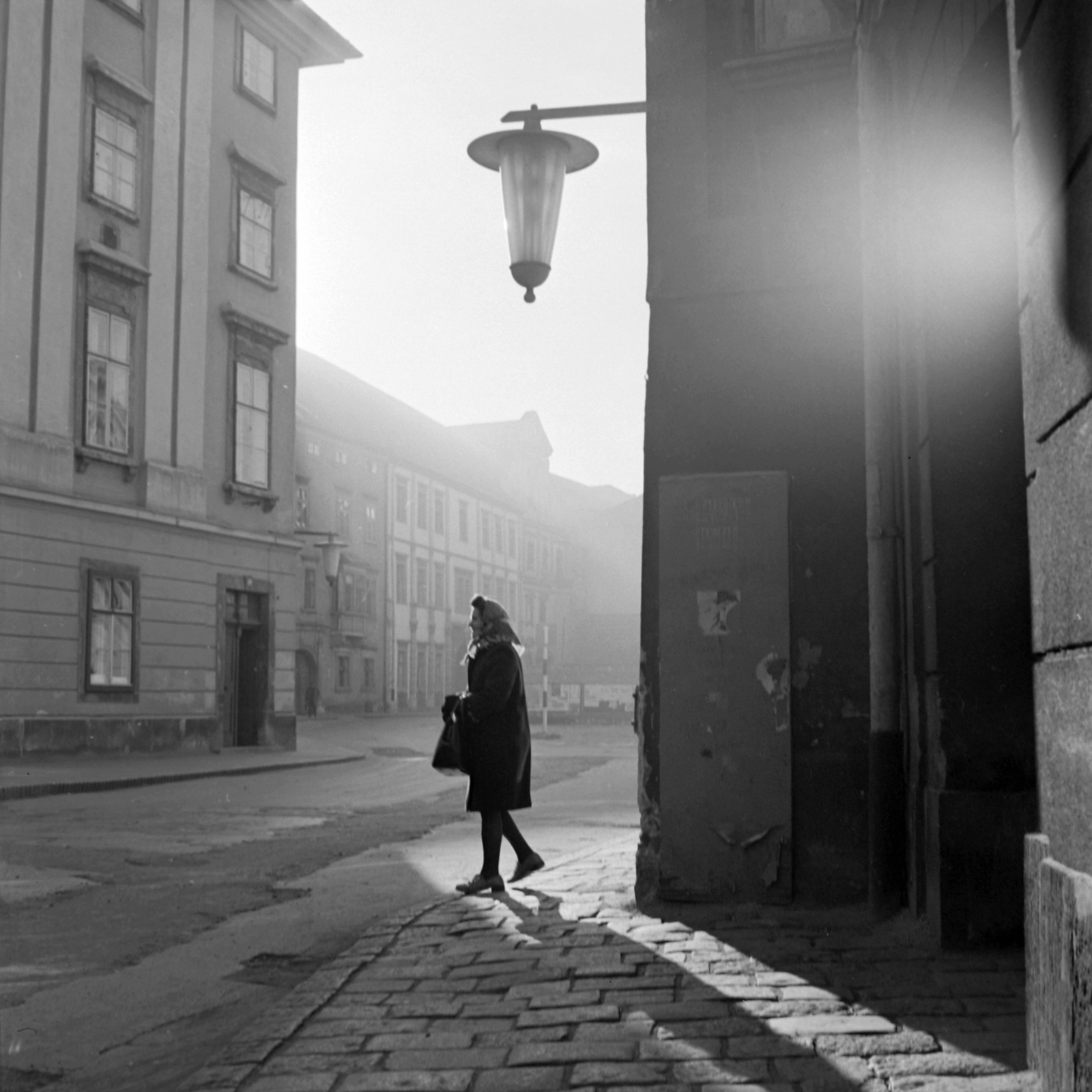 Magyarország, Sopron, Új utca és Szent György utca találkozása, bal oldalt a Szent György utca 1. (Neugebaude)., 1973, Építésügyi Dokumentációs és Információs Központ, VÁTI, Fortepan #28828