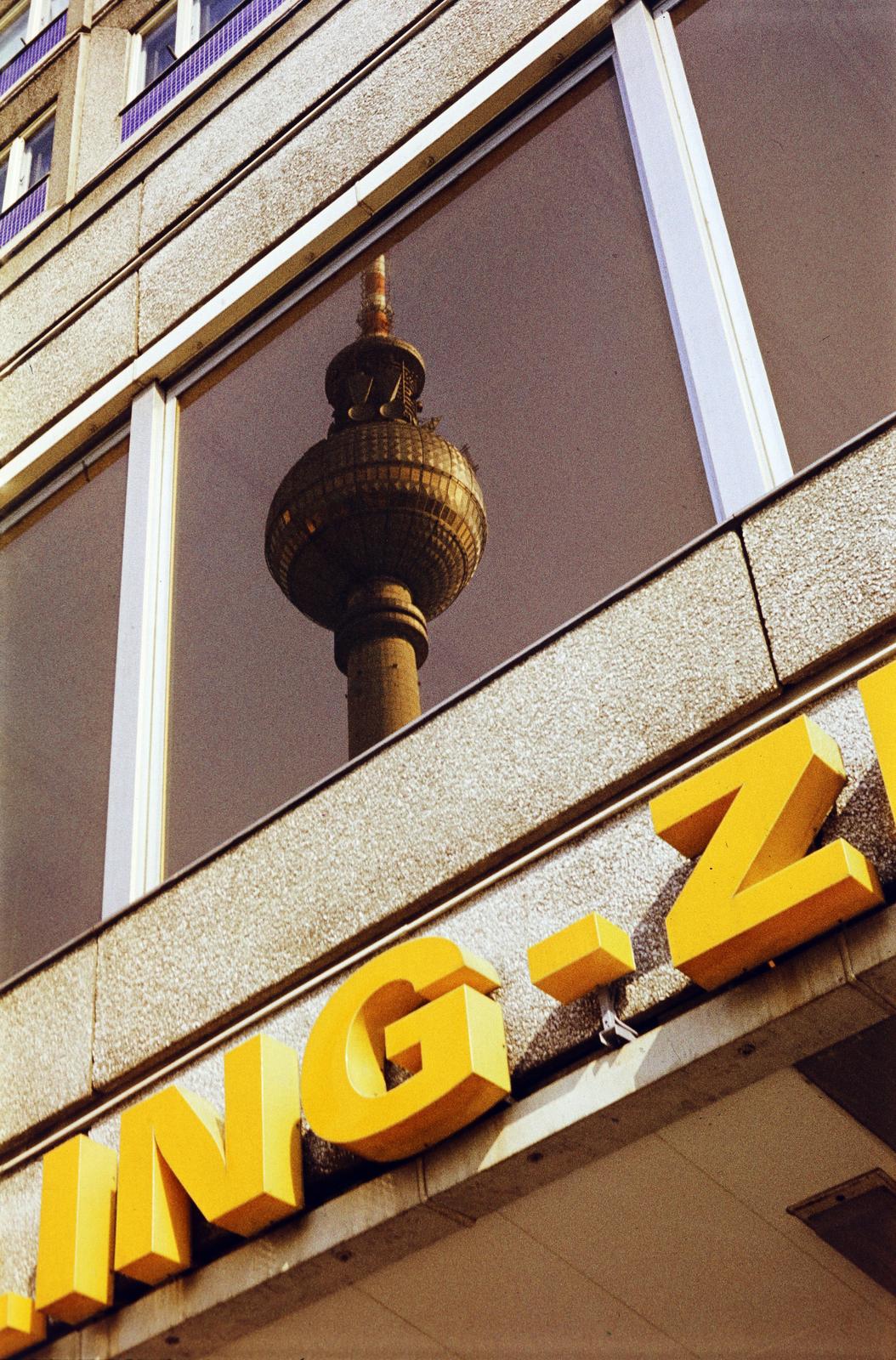 Germany, Berlin, Kelet-Berlin, Rathaus-Passagen, Rathausstraße 11., 1973, Csaba László örökösei, GDR, Fortepan #288283
