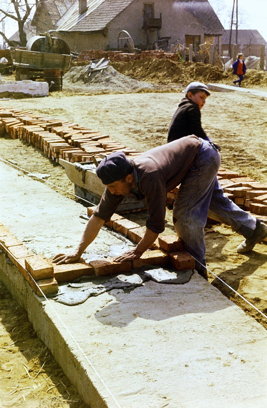 Hungary, a Szent Pál-kápolna építkezése (tervező Csaba László, 1974.), 1974, Csaba László örökösei, Fortepan #288383