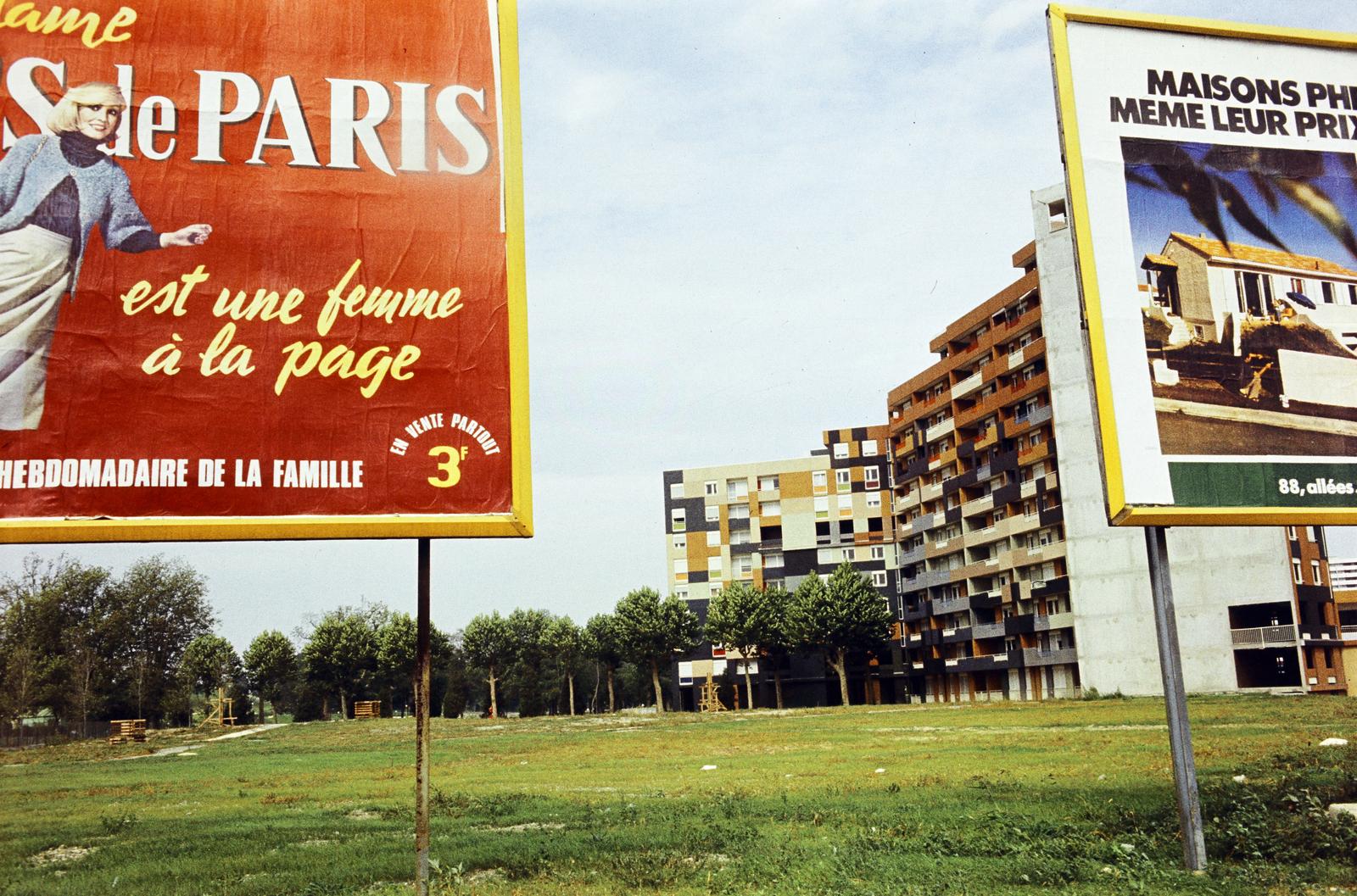 France, látkép a Rue Raymond Lizop felől., 1976, Csaba László örökösei, colorful, billboard, blocks, Fortepan #288410
