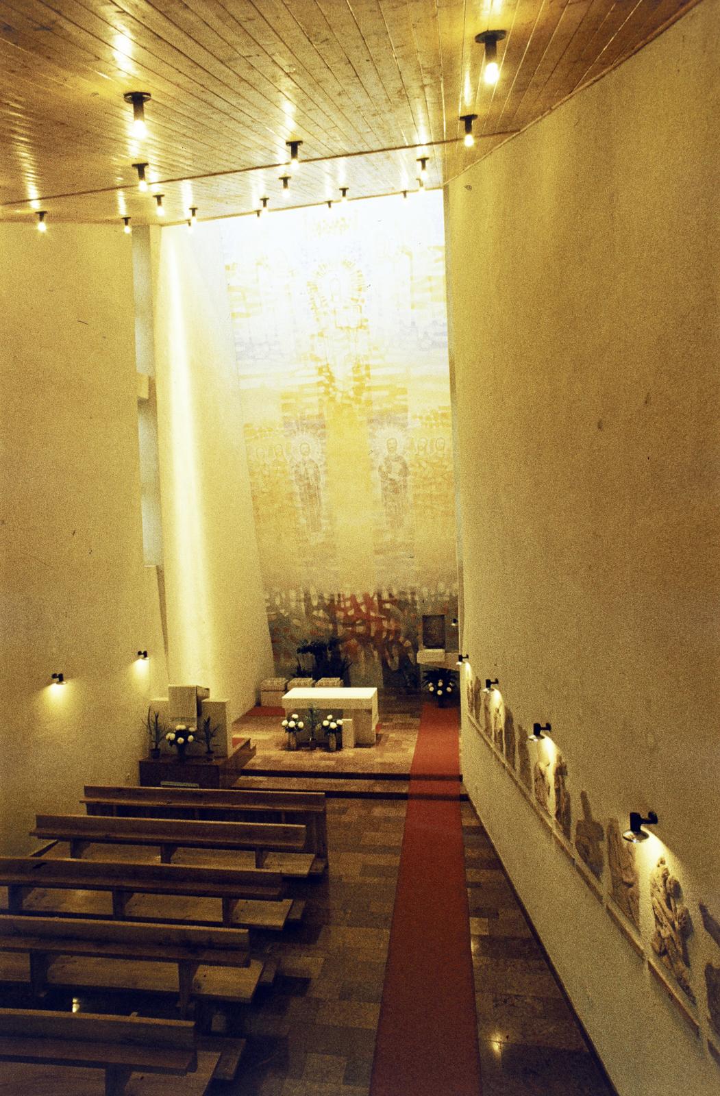 Magyarország, Hodász, Szent Pál-kápolna (tervező Csaba László, 1974.)., 1977, Csaba László örökösei, templombelső, Fortepan #288490