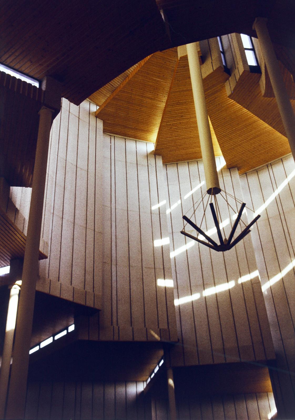 Austria, Kirchengasse, Heilig-Geist-Kirche., 1981, Csaba László örökösei, geometry, church interior, Fortepan #288561