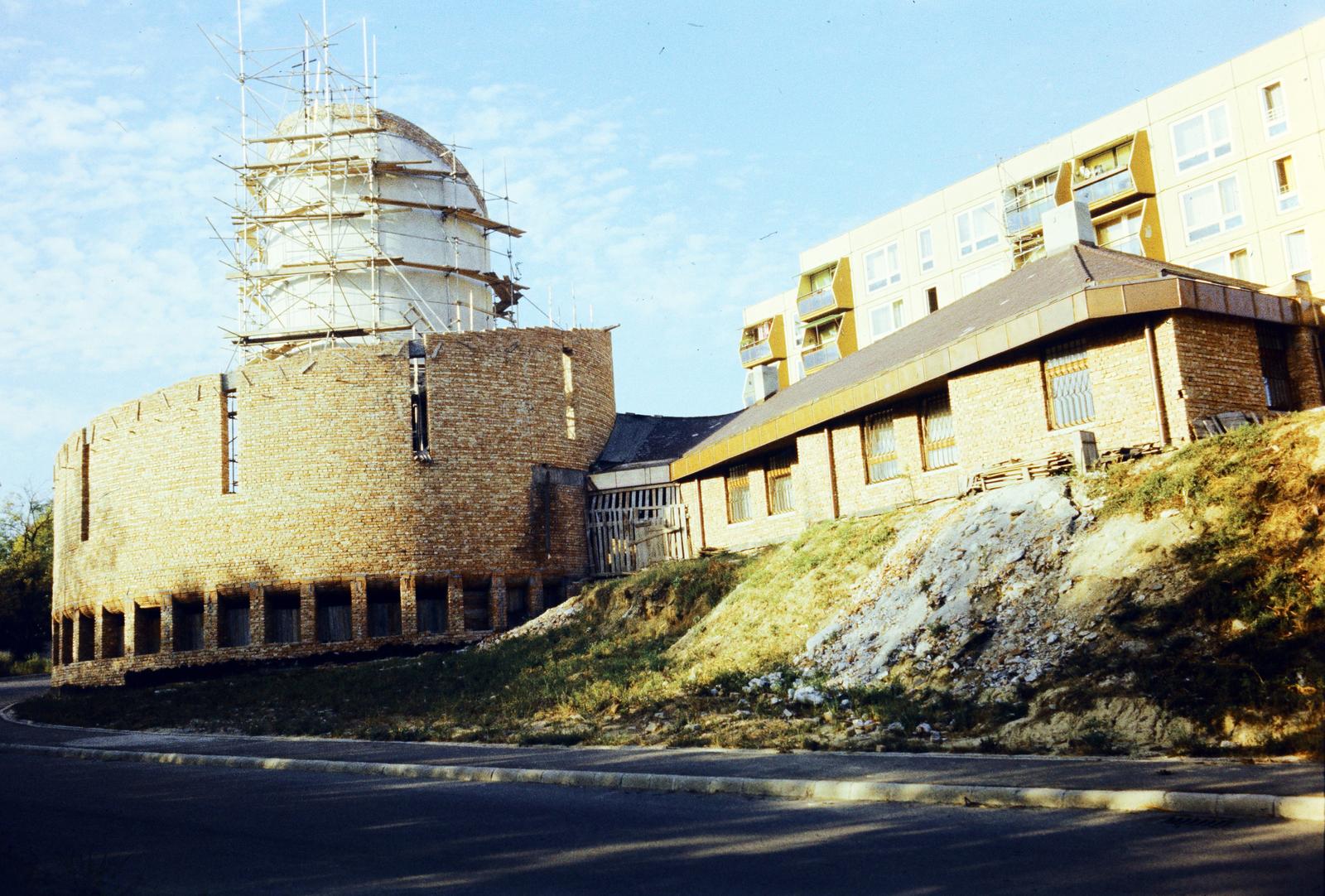 Magyarország, Kaposvár, Béke utca, Szent József-templom., 1986, Csaba László örökösei, templom, Fortepan #288597