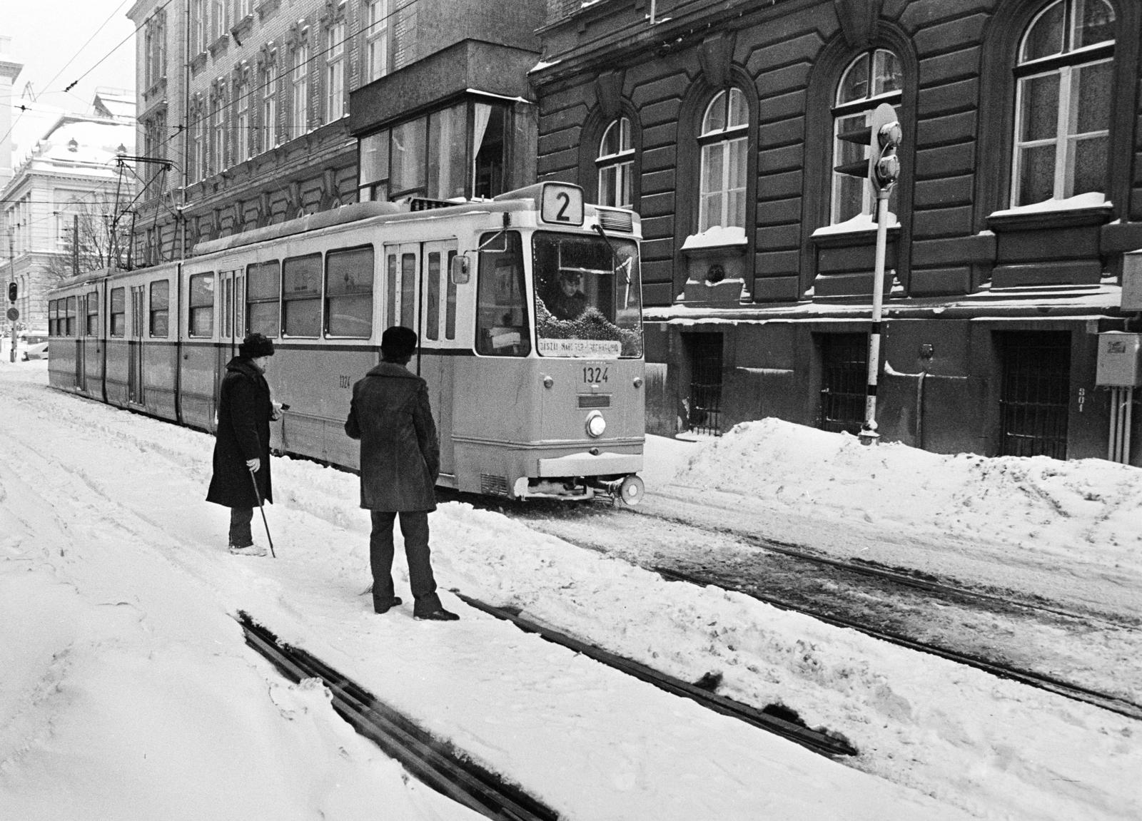 Magyarország, Budapest VIII., Festetics György utca, villamos-végállomás., 1987, Prohászka Imre, Budapest, Fortepan #288764