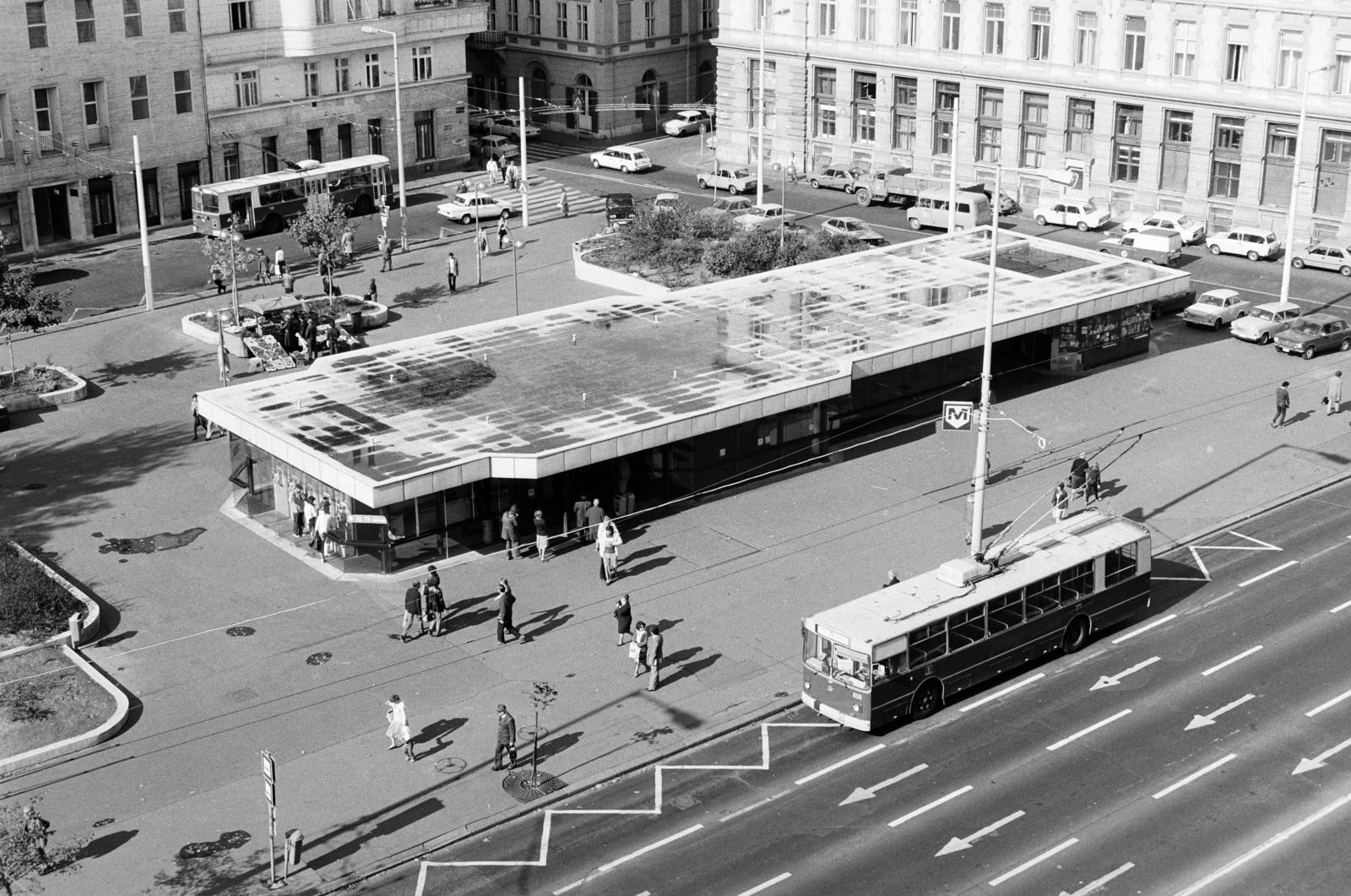 1983, Prohászka Imre, subway, trolley bus, Fortepan #288795