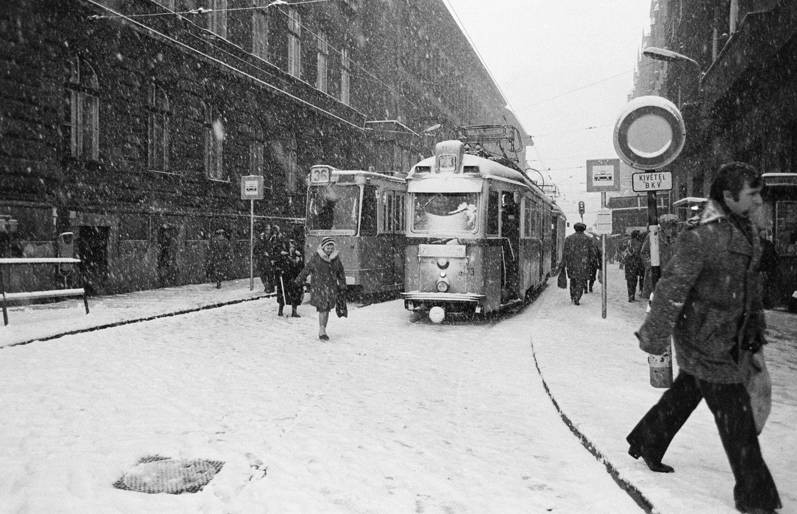 Hungary, Budapest VIII., Festetics György utca, villamos-végállomás a Kerepesi útnál., 1982, Prohászka Imre, Best of, Budapest, Fortepan #288849