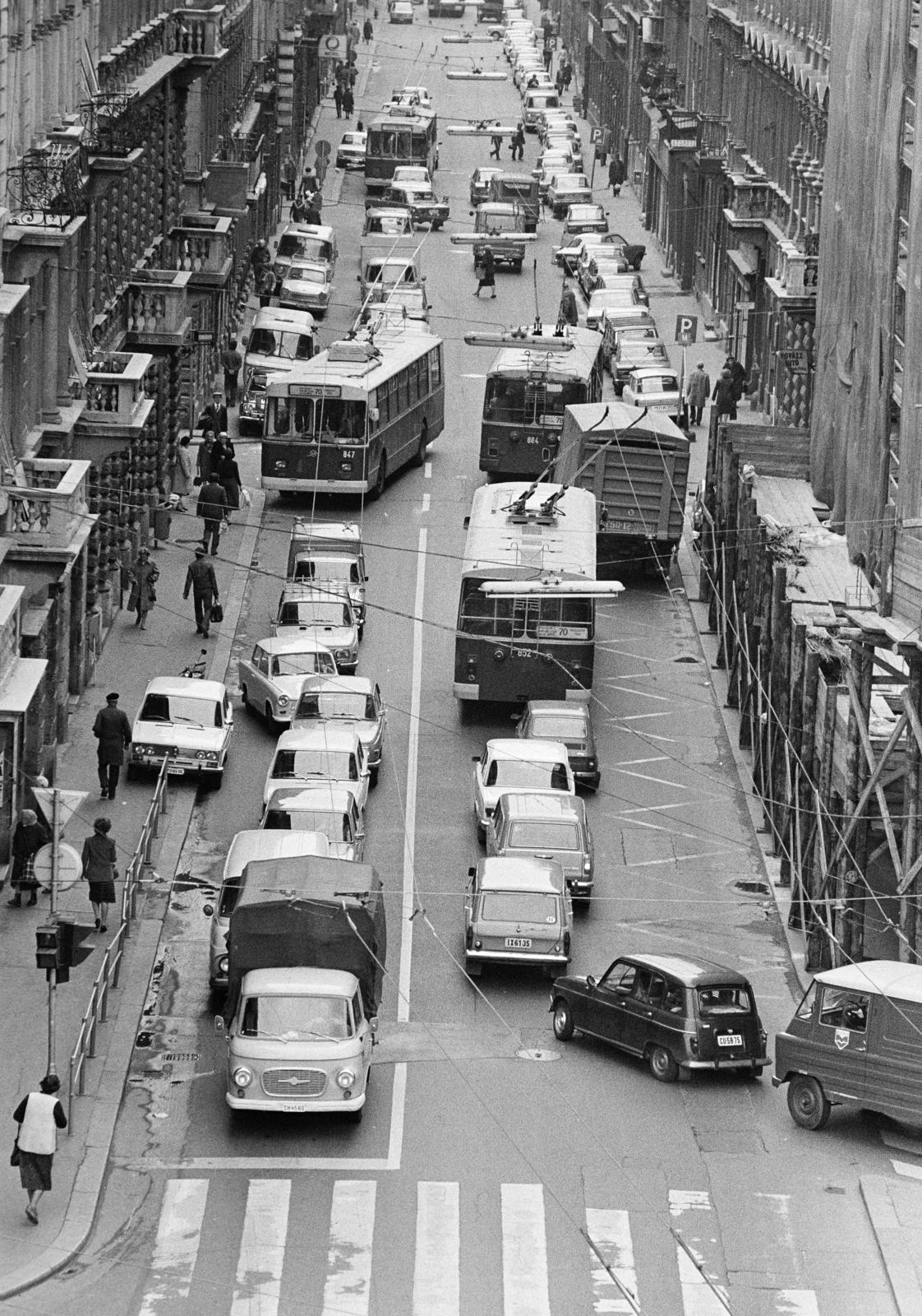 Hungary, Budapest VI., kilátás a Bajcsy-Zsilinszky út 66-os számú házból a Nagymező utca felé., 1984, Prohászka Imre, Best of, Budapest, Fortepan #288870