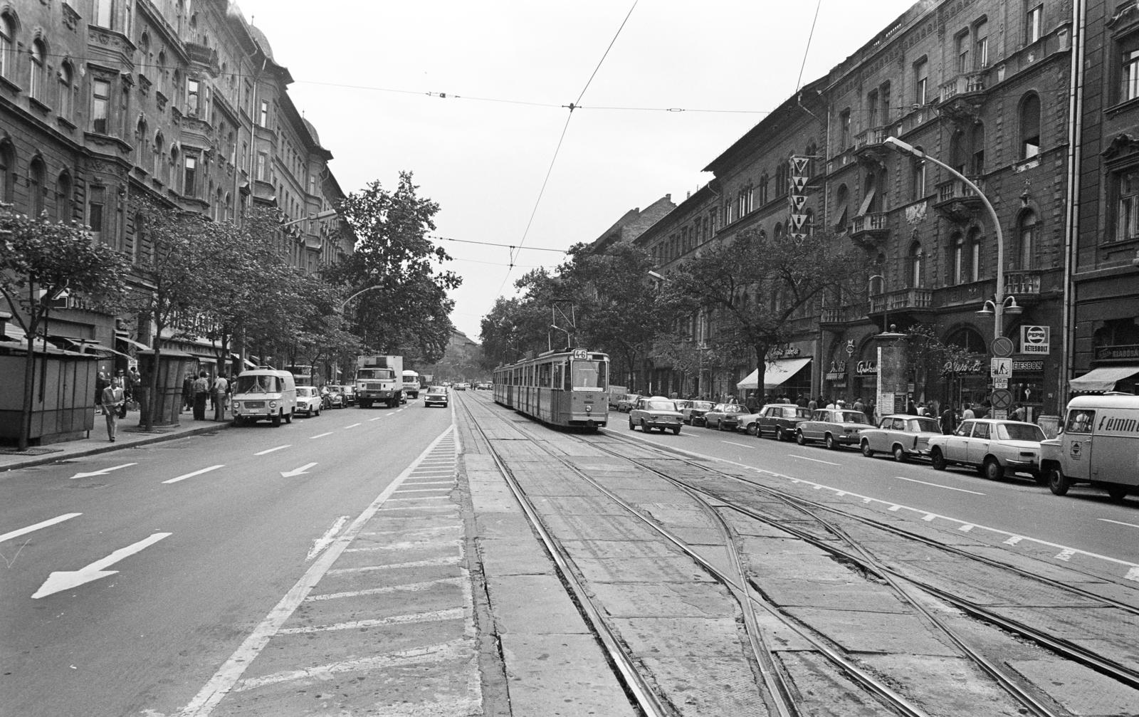 Hungary, Budapest VIII., József körút a Blaha Lujza tér felől a Rákóczi tér felé nézve., 1981, Prohászka Imre, Budapest, Fortepan #288937