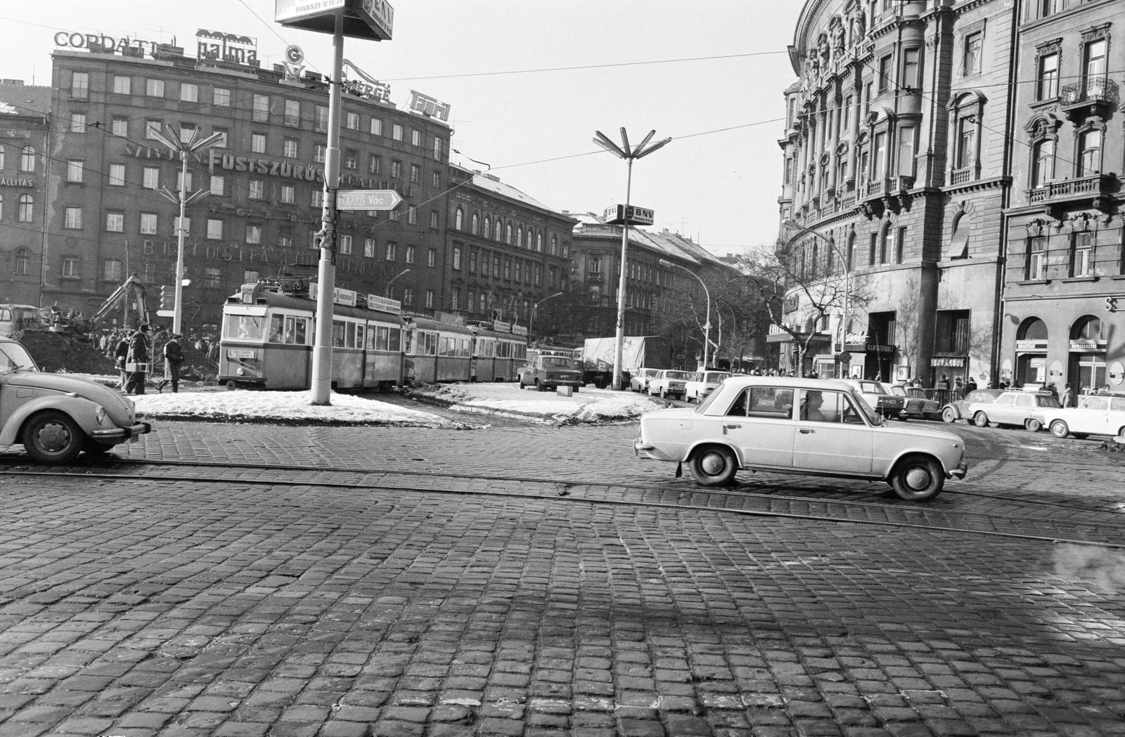 Hungary, Budapest V.,Budapest VI.,Budapest XIII., Nyugati (Marx) tér, szemben a Szent István körút, jobbra a Váci út., 1978, Prohászka Imre, Budapest, Fortepan #289006