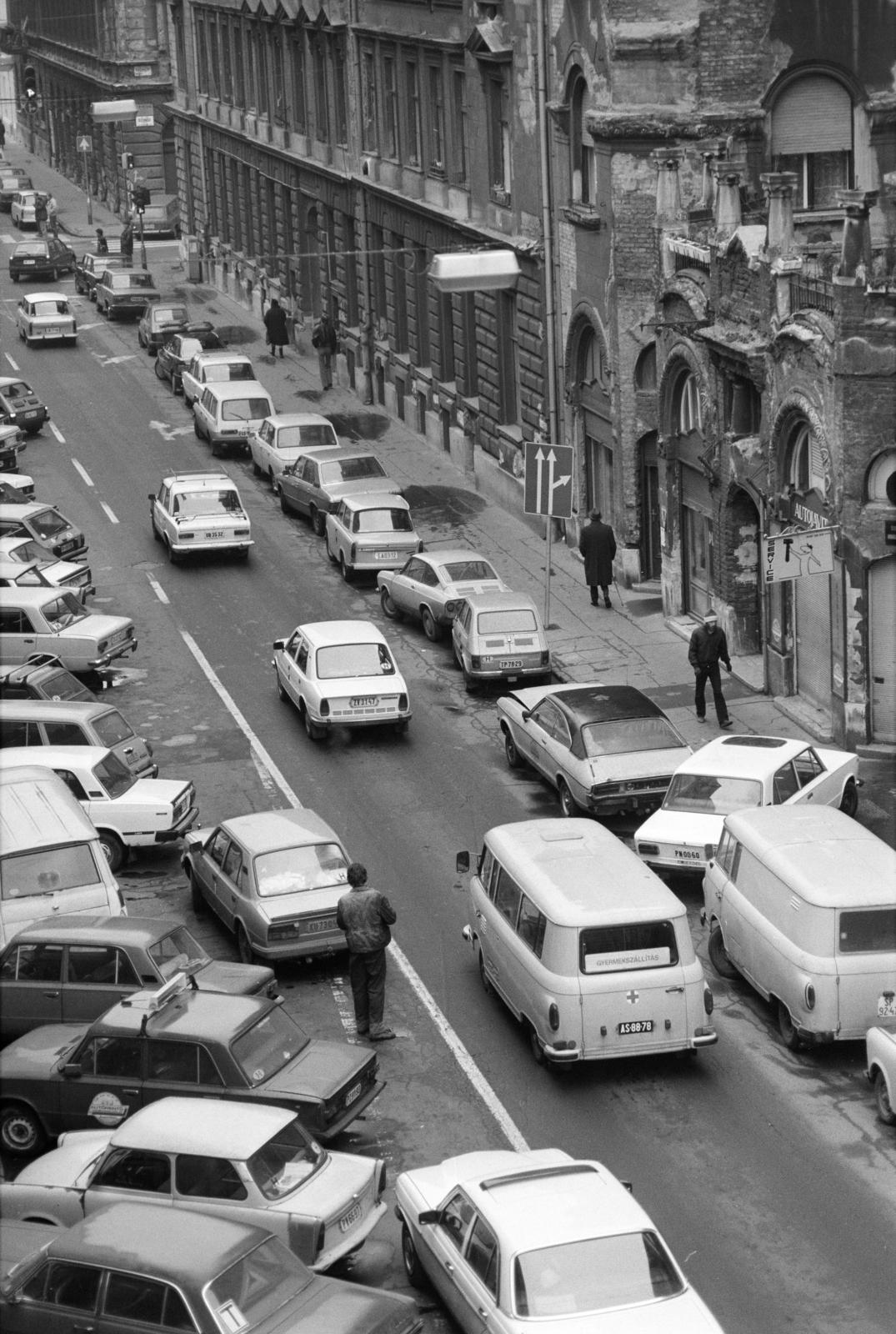 Hungary, Budapest VIII., Szinyei Merse utca a Podmaniczky (Rudas László) utca - Szondi utca közötti szakaszon., 1990, Prohászka Imre, Budapest, Fortepan #289031
