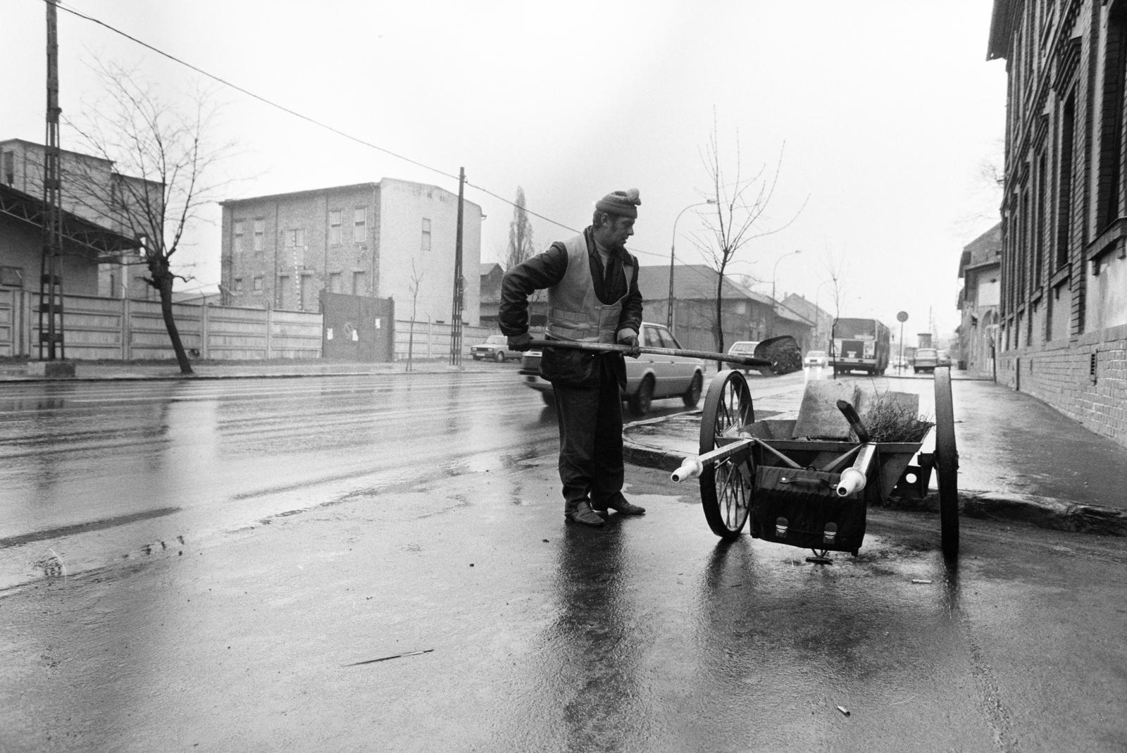1984, Prohászka Imre, köztisztasági vállalat, utcaseprő, Fortepan #289038