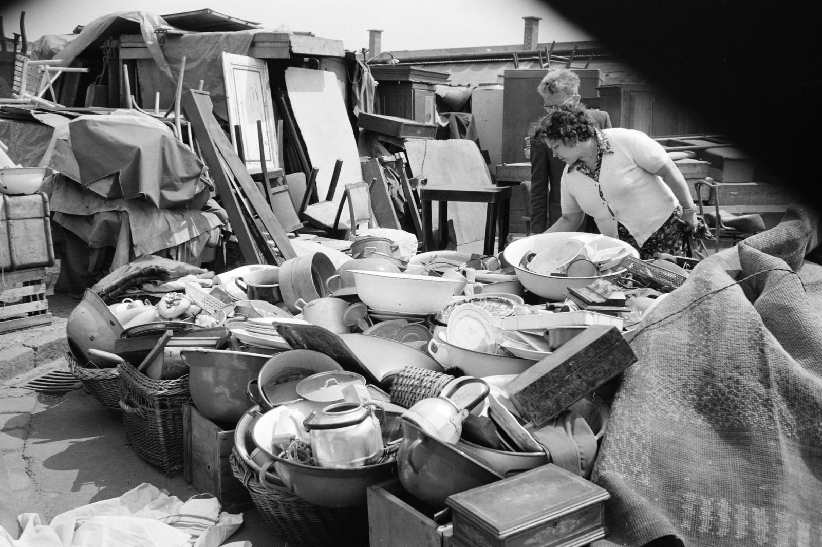 Hungary, Budapest XIX., Nagykőrösi út 156., használtcikk piac, az "Ecseri"., 1980, Prohászka Imre, flea market, Budapest, Fortepan #289175