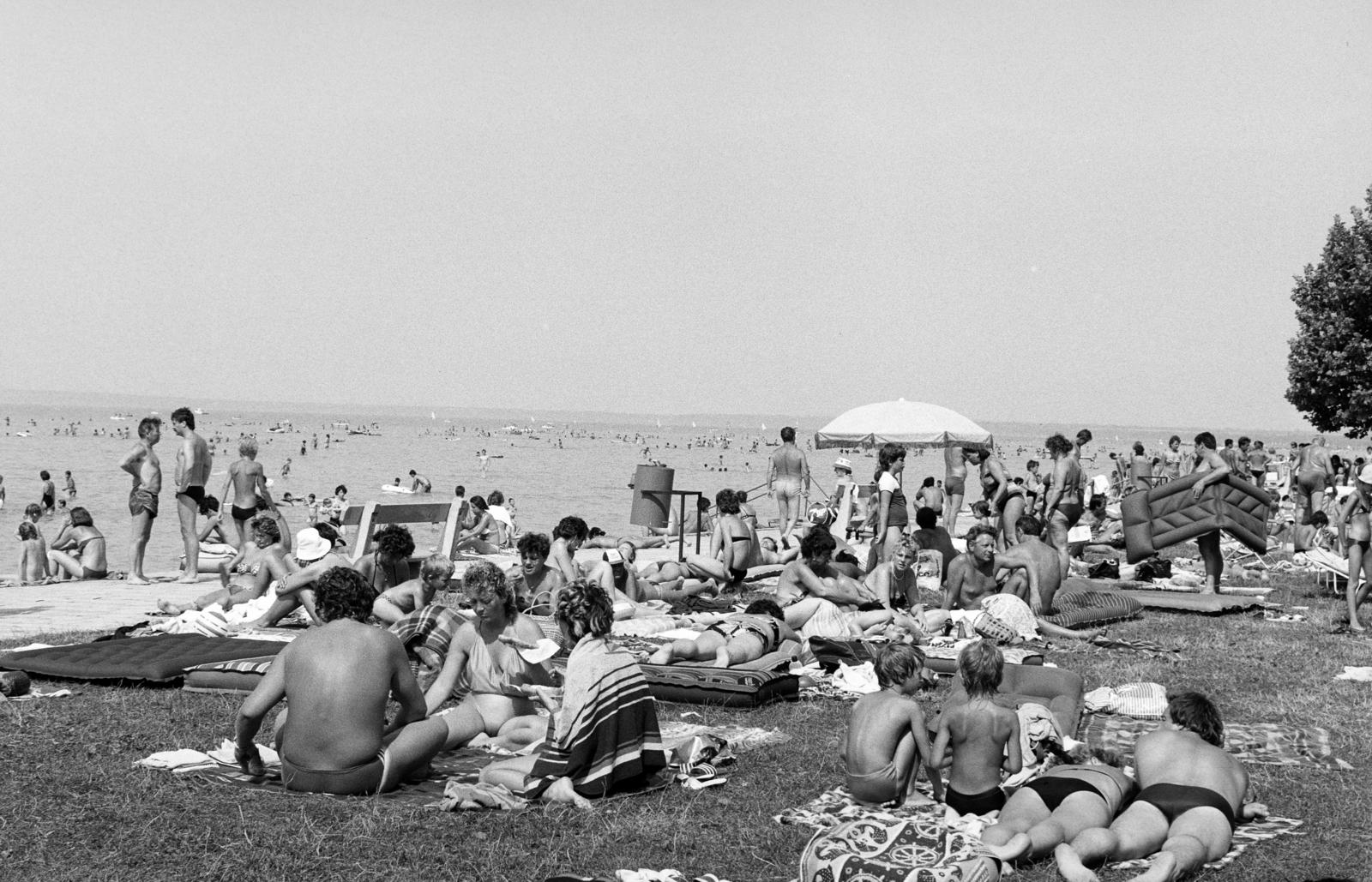 Magyarország,Balaton, strand., 1982, Prohászka Imre, Fortepan #289196