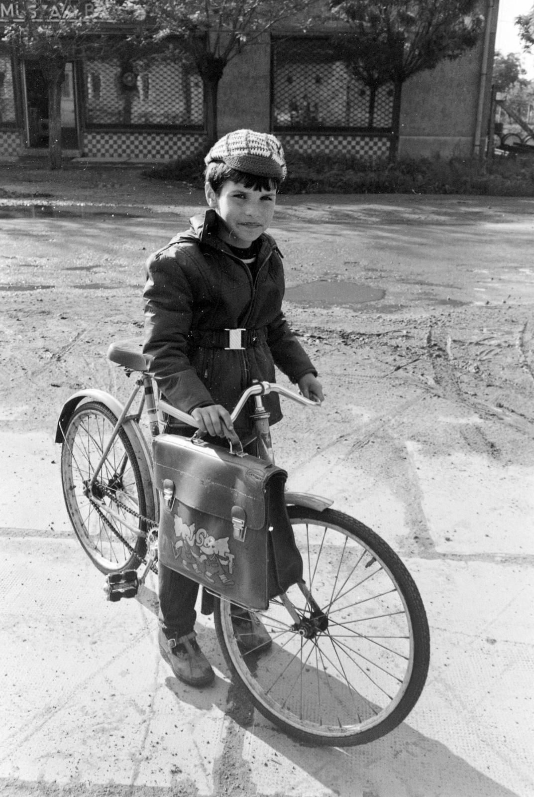 1981, Prohászka Imre, bicycle, Fortepan #289246