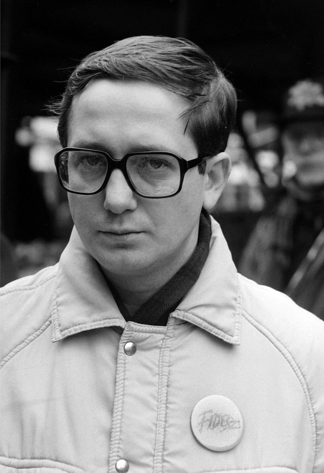 Hungary, Illés Zoltán politikus, országgyűlési képviselő, a Környezetvédelmi és Területfejlesztési Minisztérium helyettes államtitkára., 1990, Prohászka Imre, glasses, badge, shore, man, Fortepan #289278