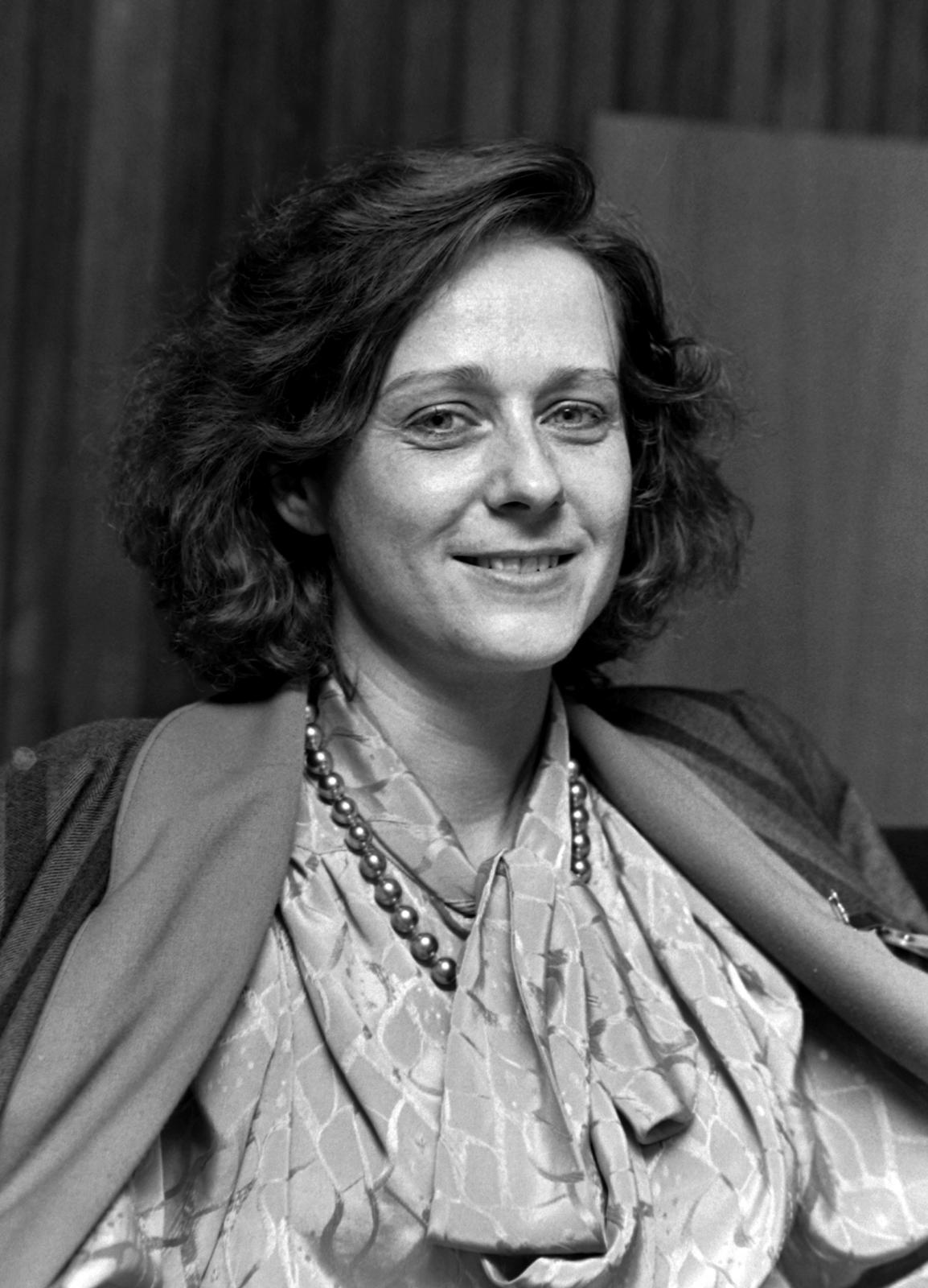 Hungary, Petrasovits Anna, a Magyarországi Szociáldemokrata Párt elnöke., 1990, Prohászka Imre, celebrity, politician, woman, Fortepan #289324