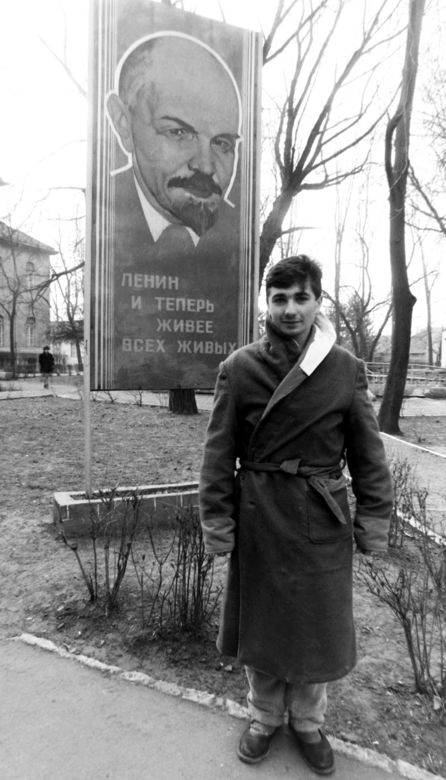 1990, Prohászka Imre, barrack, Lenin-portrayal, Soviet soldier, Fortepan #289338