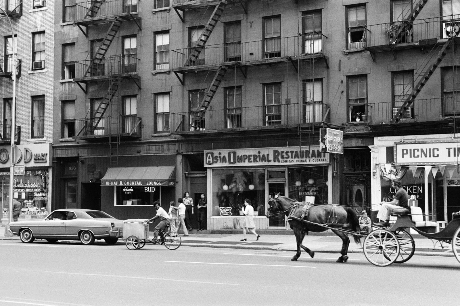 USA, New York, 856 8th Avenue, az épület a 51st Street sarkán áll., 1974, Bencseky Mátyás, Fortepan #289420