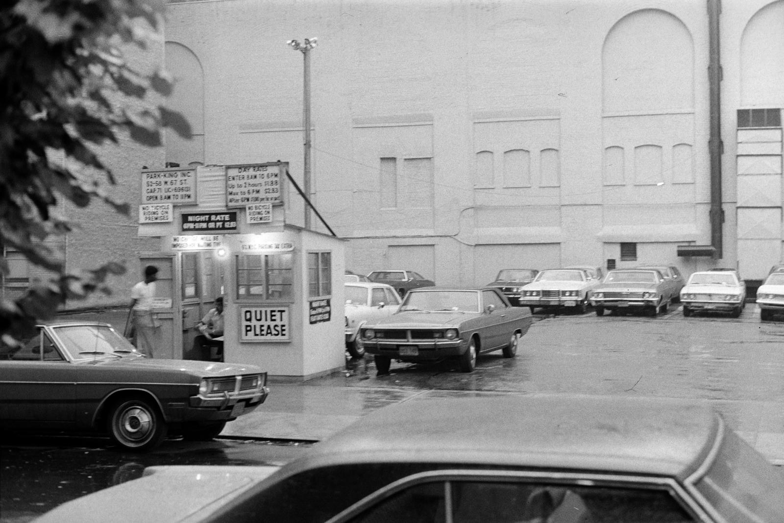 USA, New York, W 67 Street 52-58., parkoló., 1974, Bencseky Mátyás, Fortepan #289424