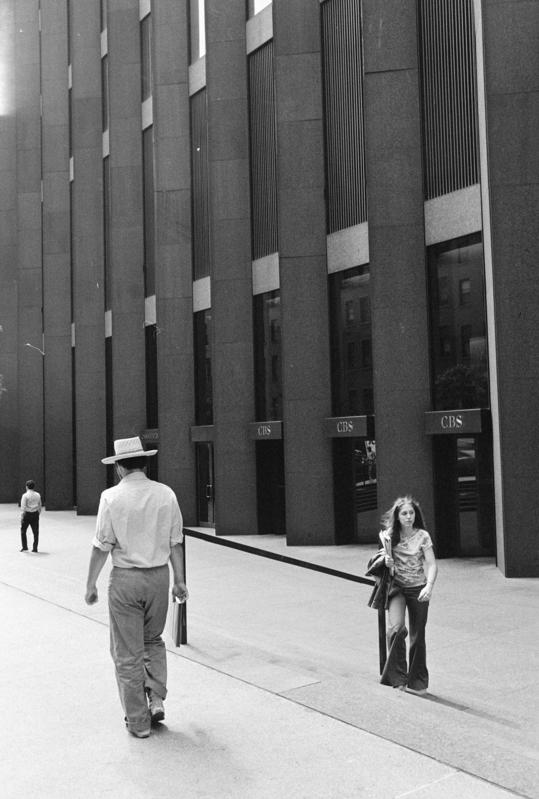 Amerikai Egyesült Államok, New York, West 52nd Street 51., CBS Building., 1974, Bencseky Mátyás, Fortepan #289429