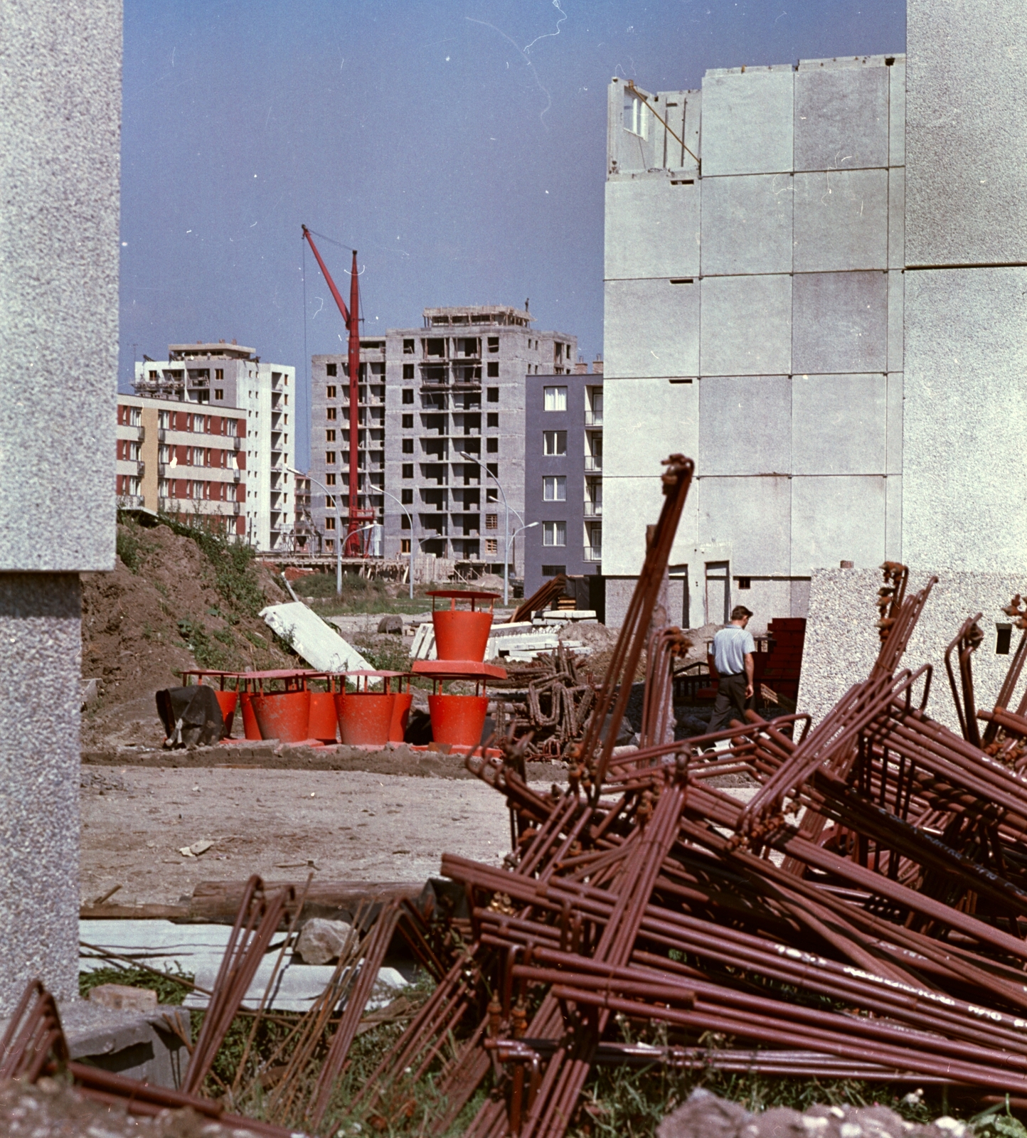 Hungary, Kazincbarcika, Dobó István tér a Pollack Mihály utca felé nézve., 1968, Építésügyi Dokumentációs és Információs Központ, VÁTI, construction, blocks, Fortepan #28945