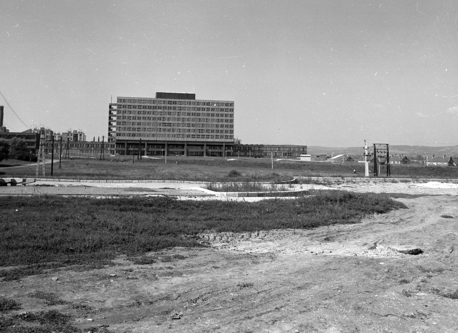 Hungary, Kazincbarcika, Május 1. út 56. Városi Kórház (később Debreceni Egyetem Kazincbarcikai Kórháza)., 1967, Építésügyi Dokumentációs és Információs Központ, VÁTI, medical institution, construction, Fortepan #28951