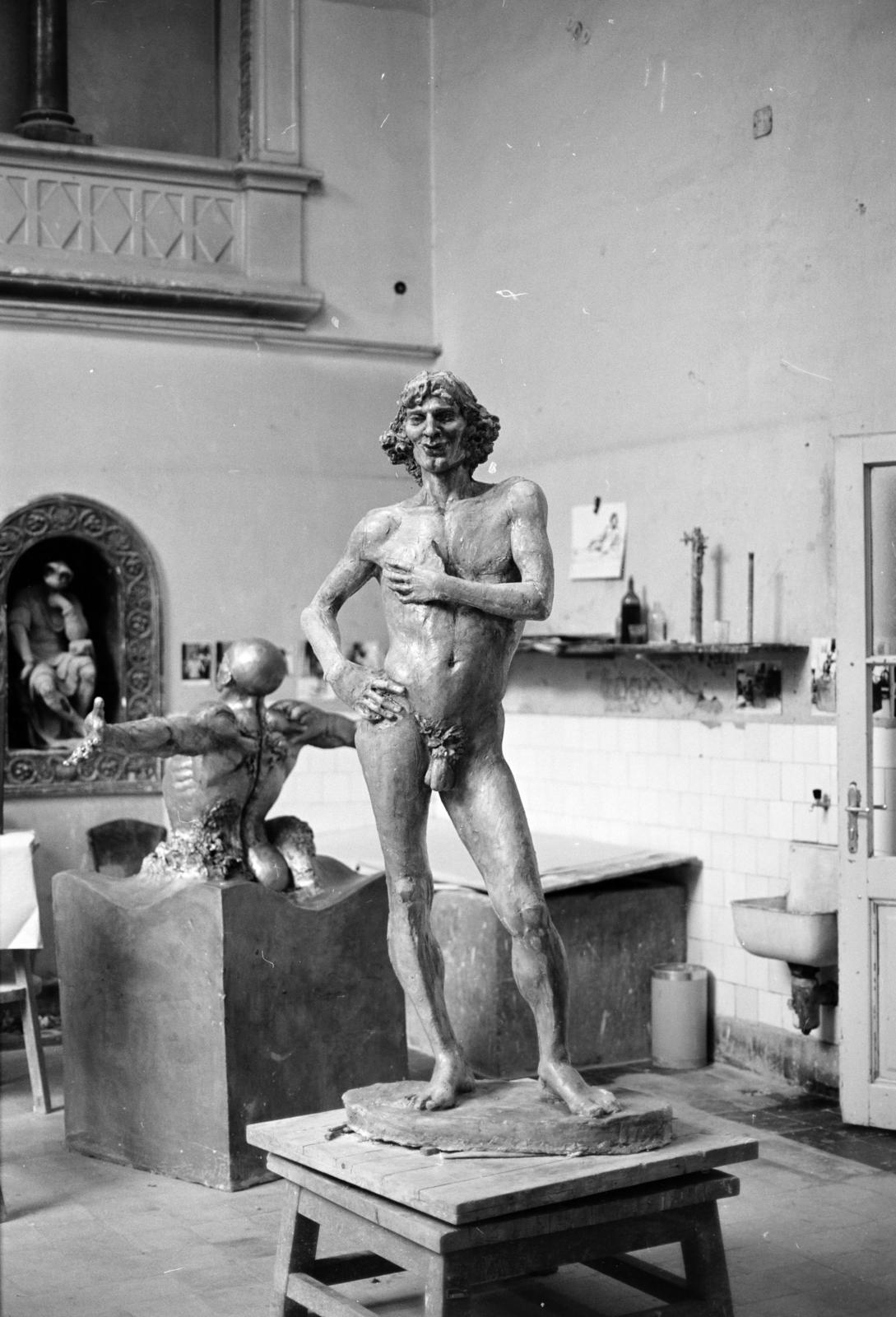 1977, Bencseky Mátyás, Best of, studio, sculpture, Fortepan #289517